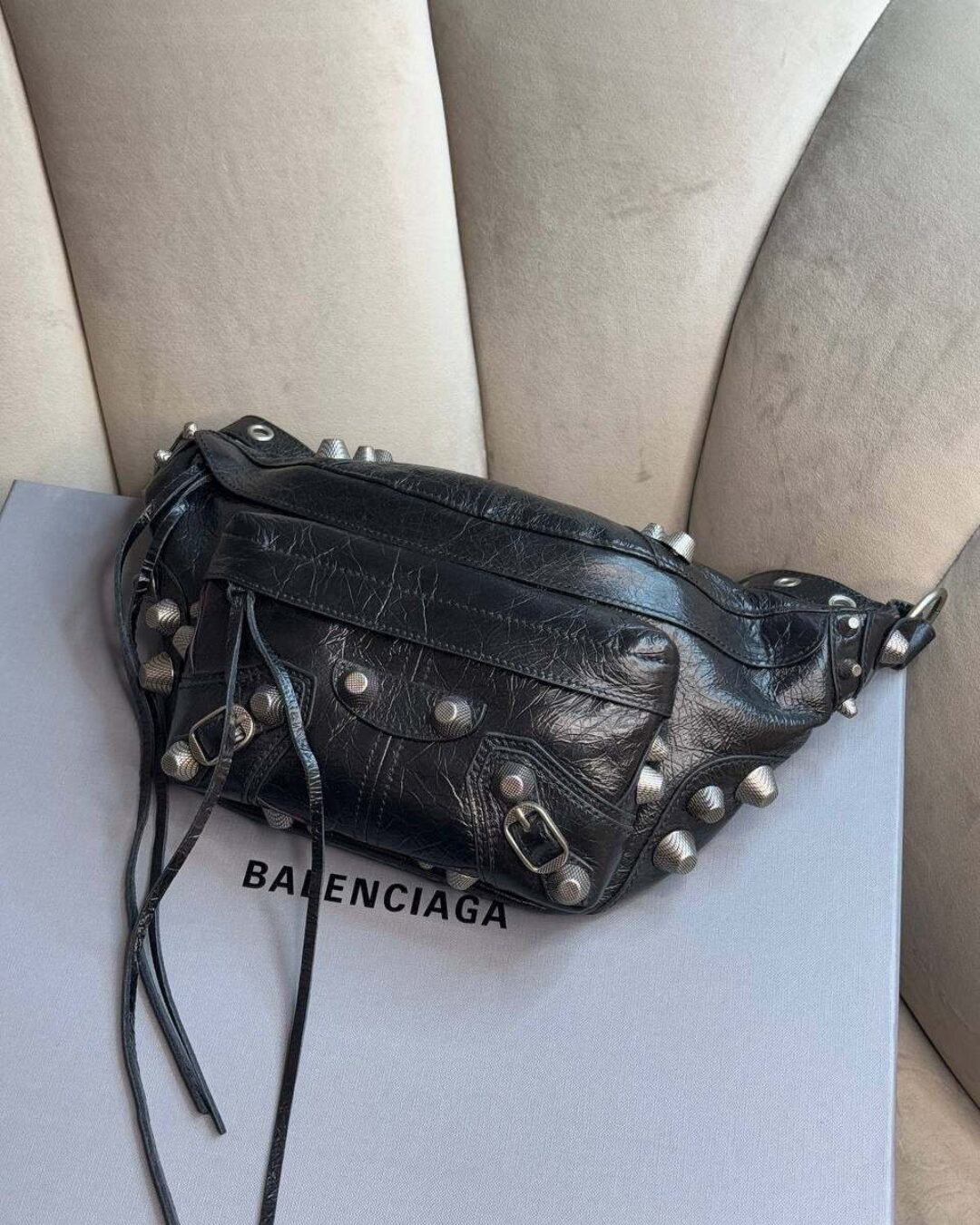 Сумка Balenciaga Le Cagole
