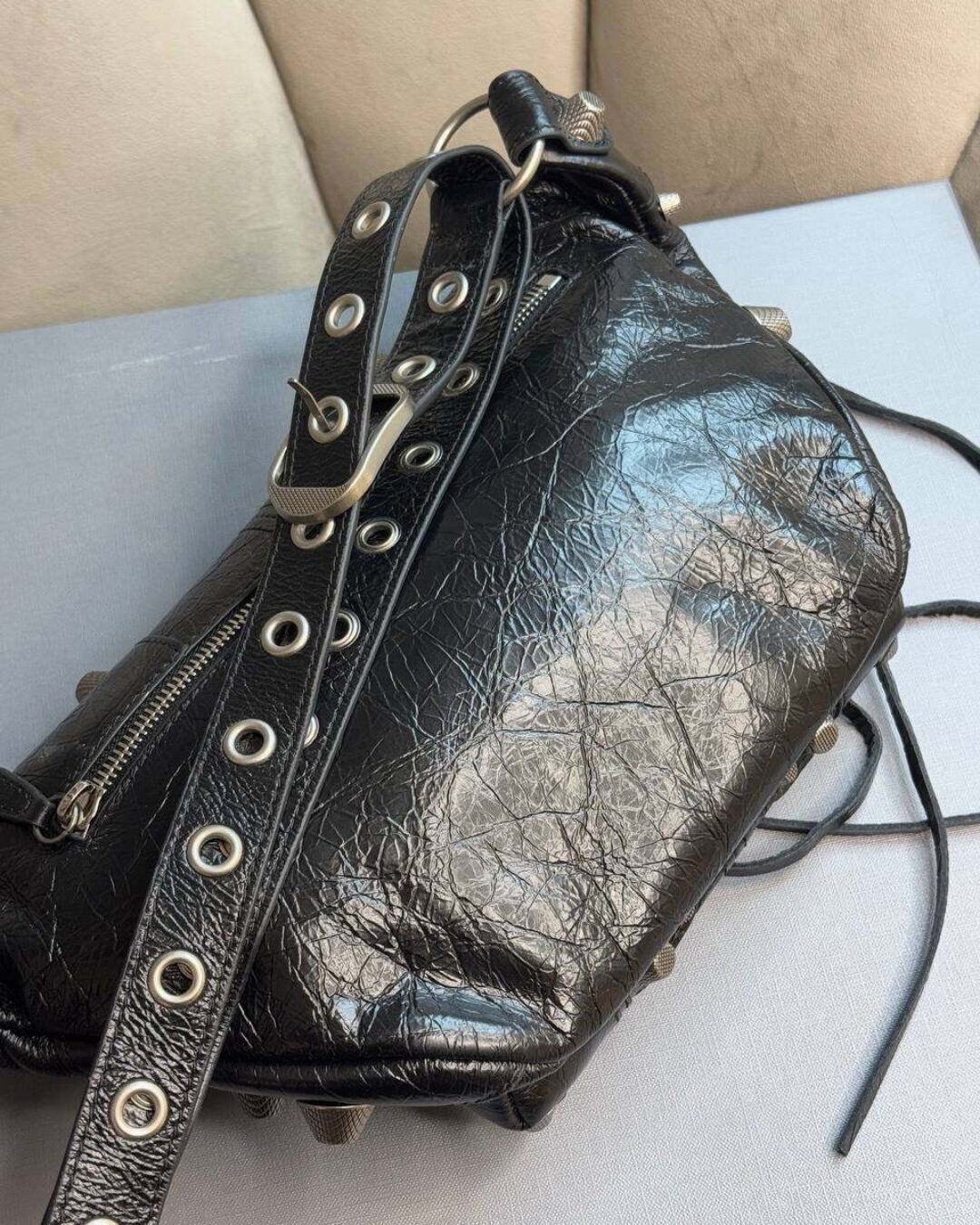 Сумка Balenciaga Le Cagole