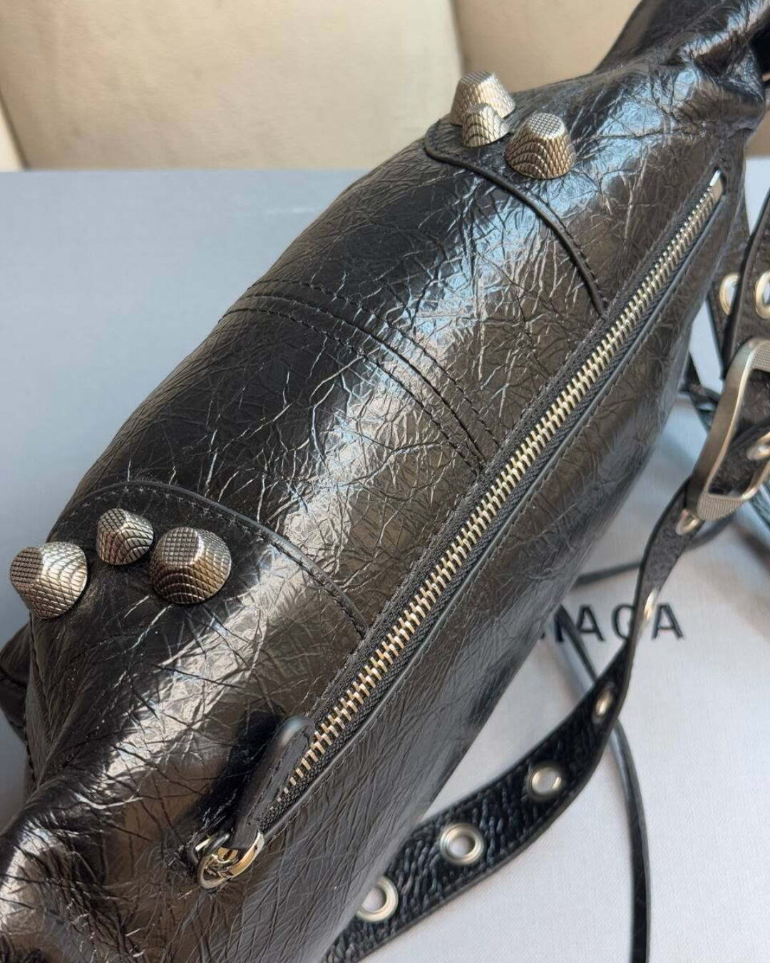 Сумка Balenciaga Le Cagole