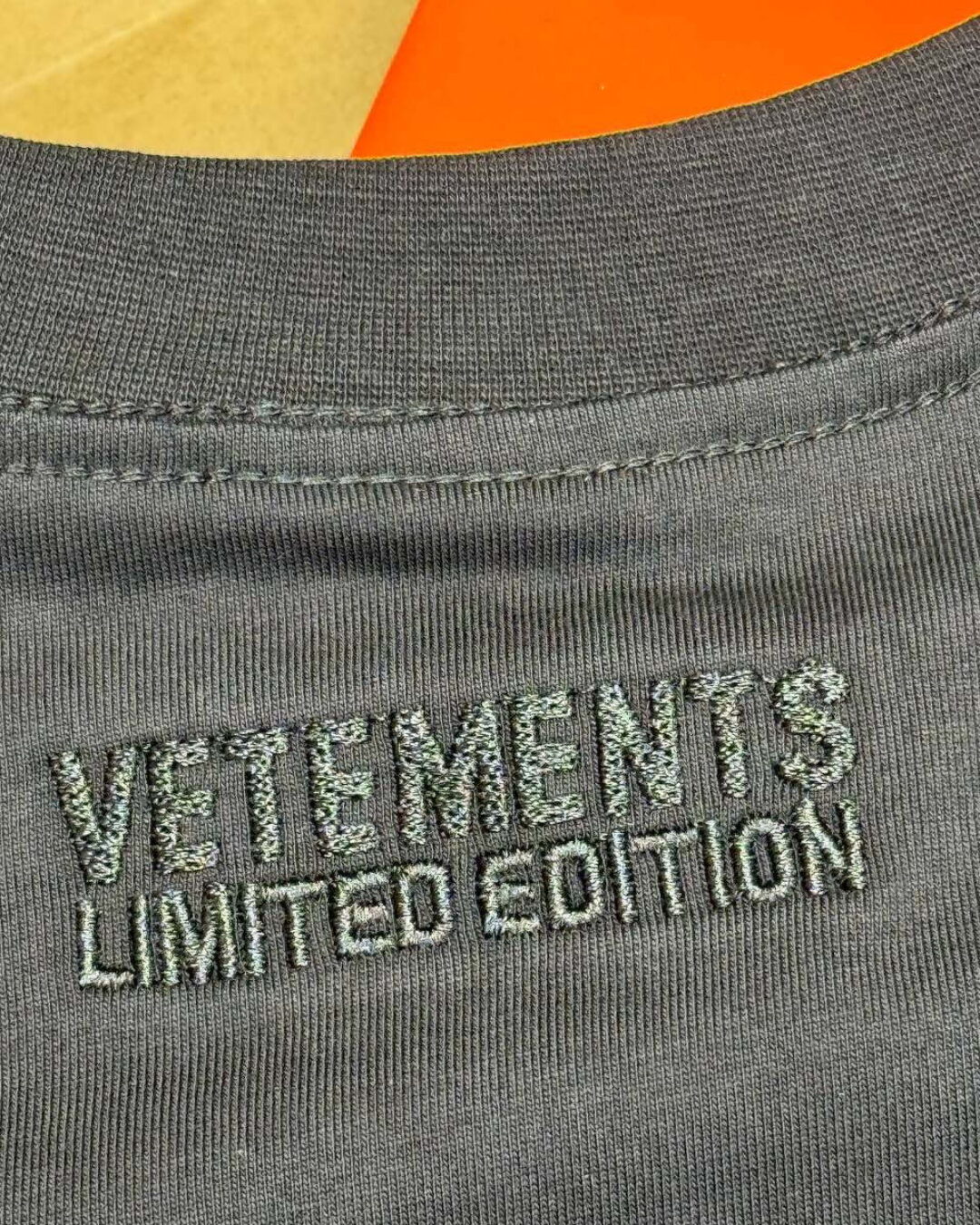 Футболка Vetements T-Shirt — фото 7