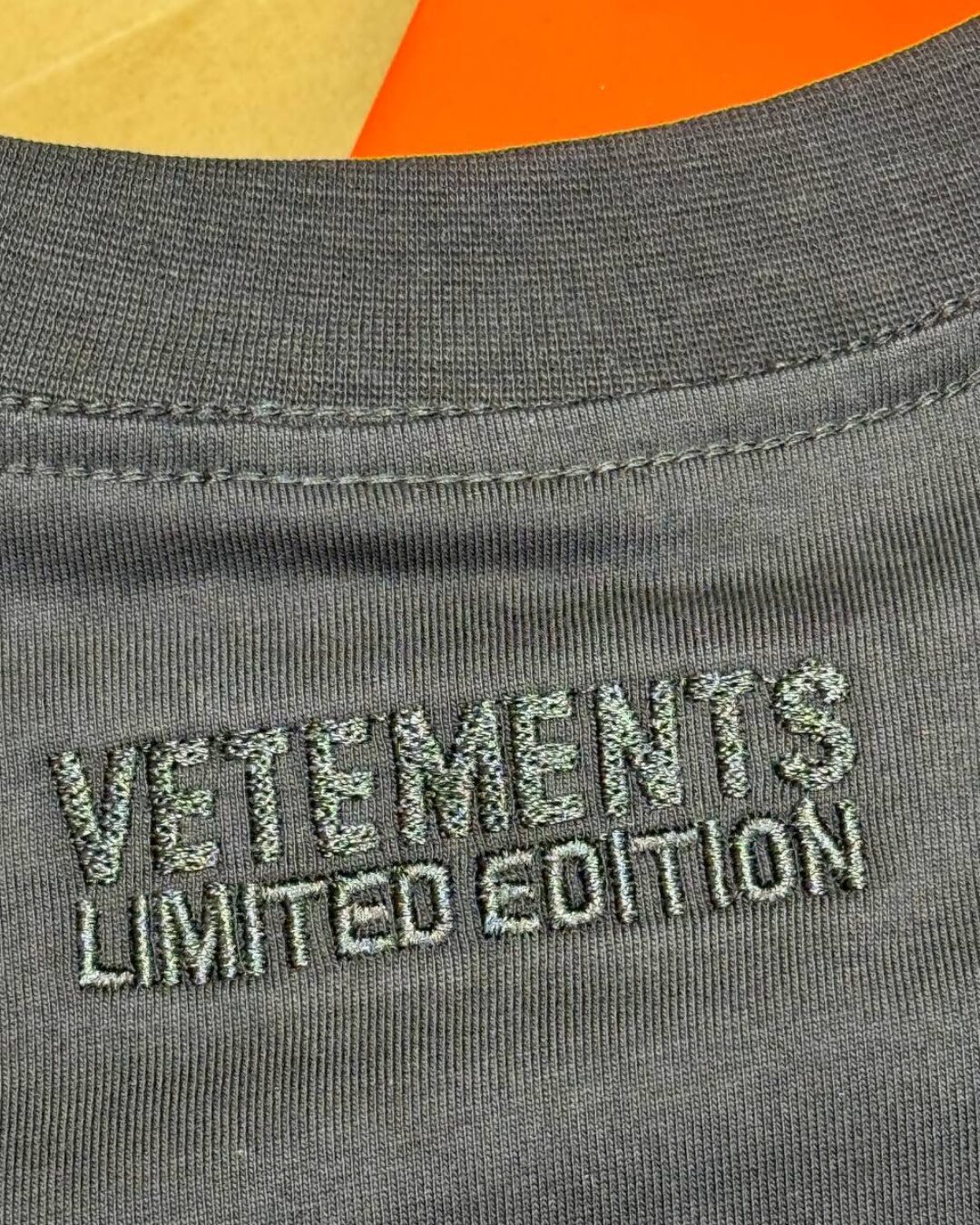 Футболка Vetements