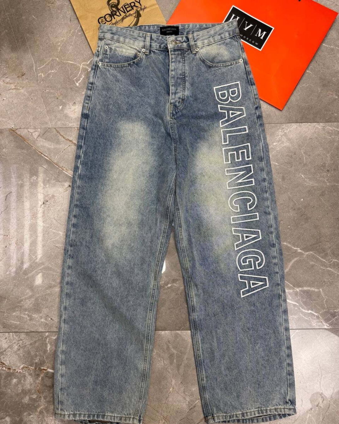 Джинсы Balenciaga — фото 7
