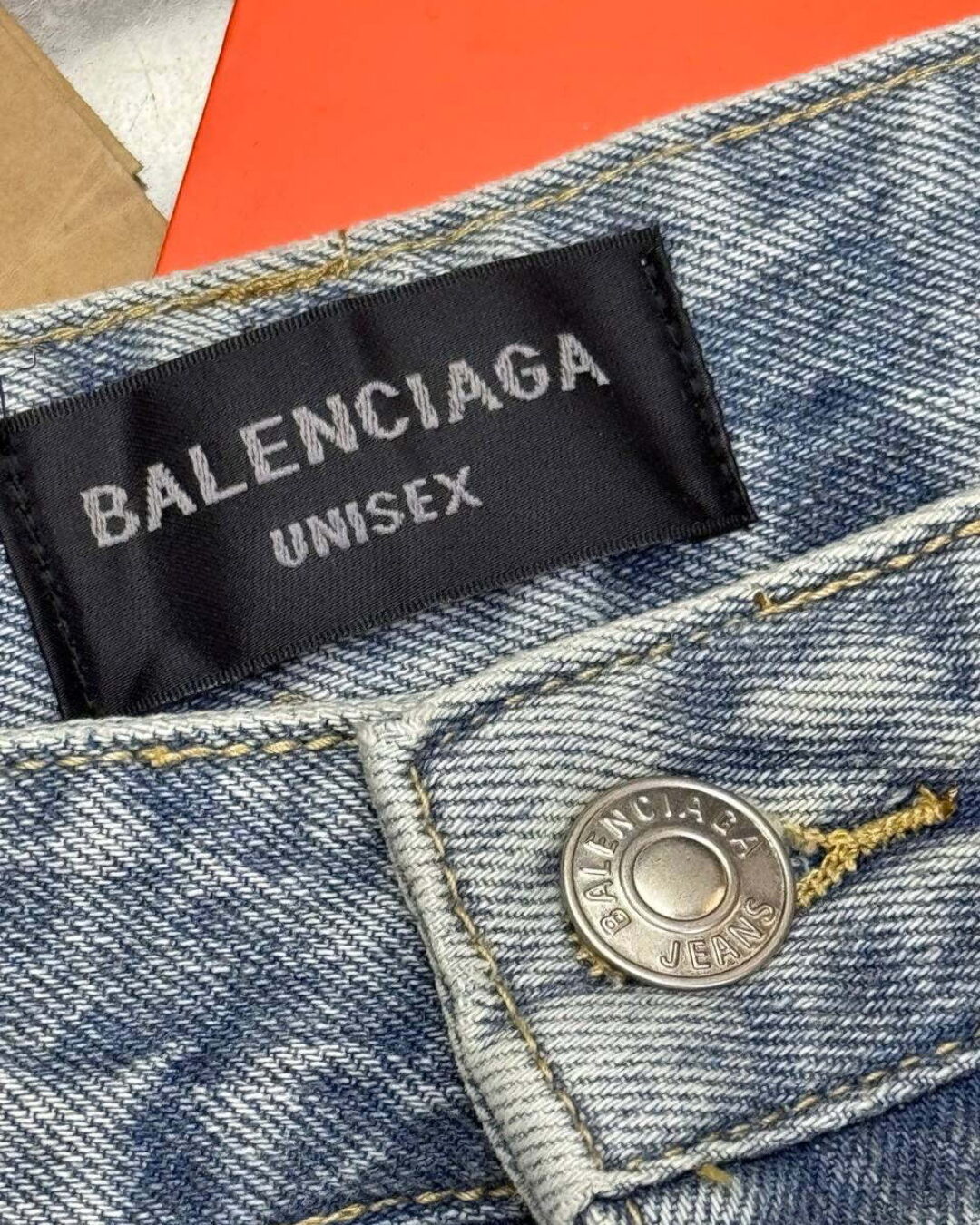 Джинсы Balenciaga — фото 10