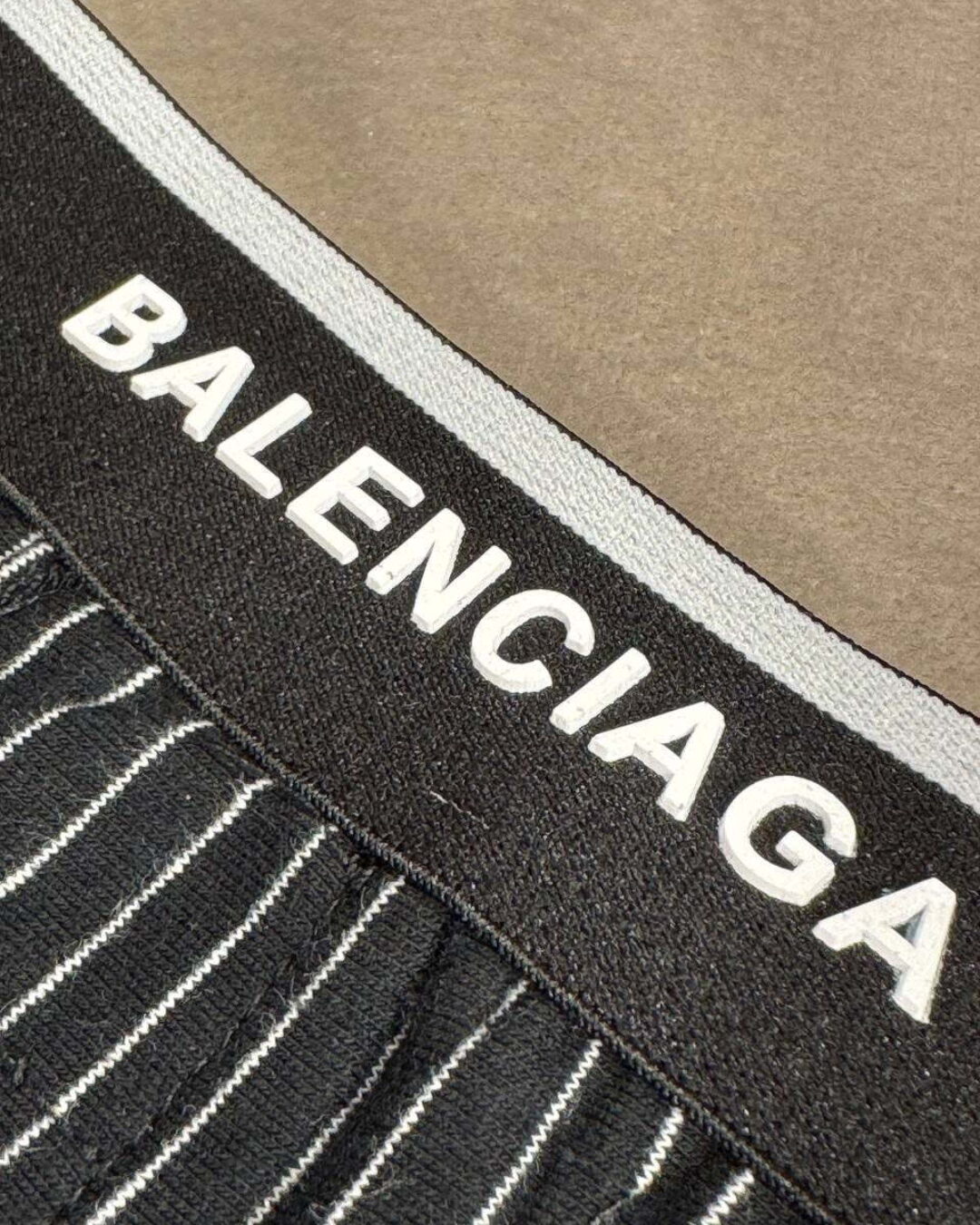 Трусы Balenciaga — фото 5