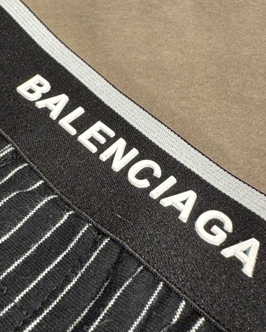 Трусы Balenciaga