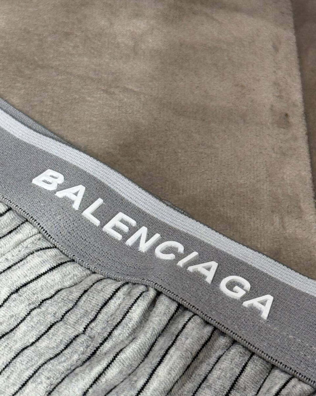 Трусы Balenciaga — фото 4