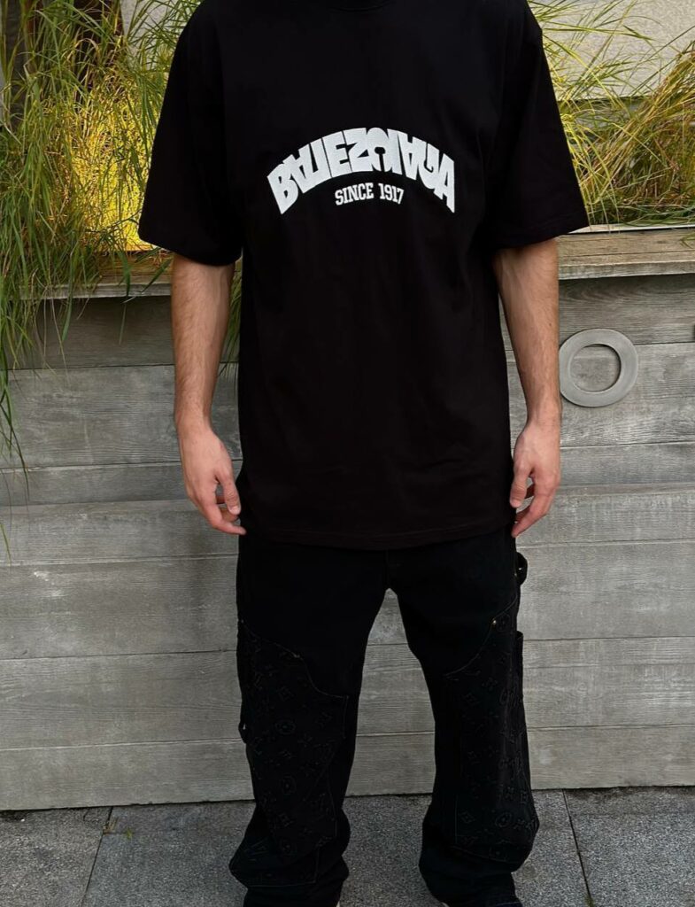 Футболка Balenciaga