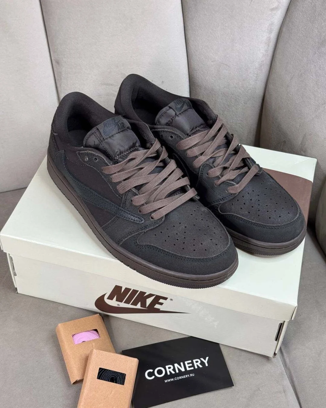 Кеды Nike Travis Scott x Air Jordan 1 Velvet Brown