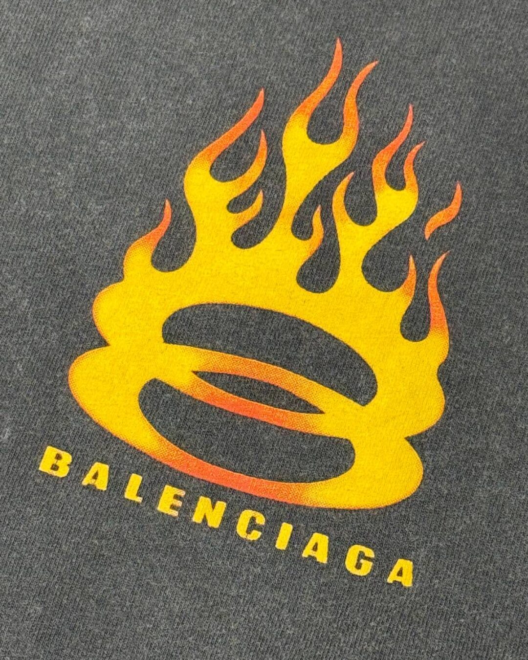 Футболка Balenciaga