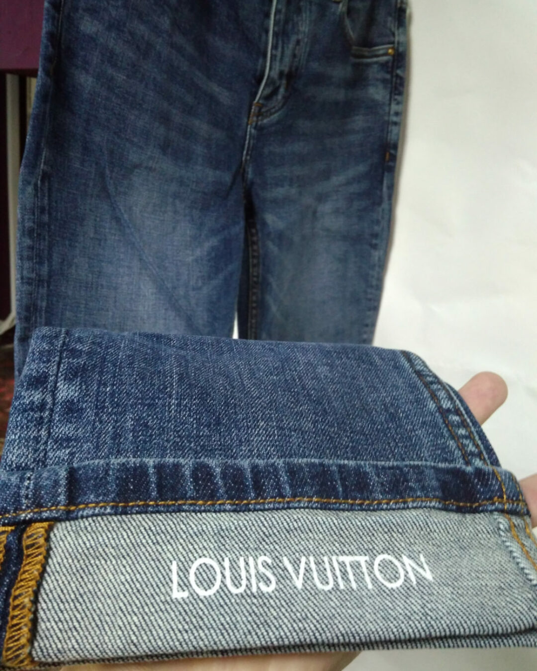 Джинсы Louis Vuitton