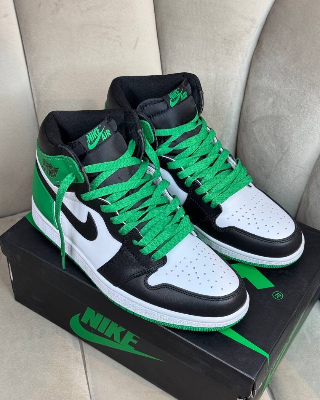 Кроссовки Jordan 1 High OG Lucky Green