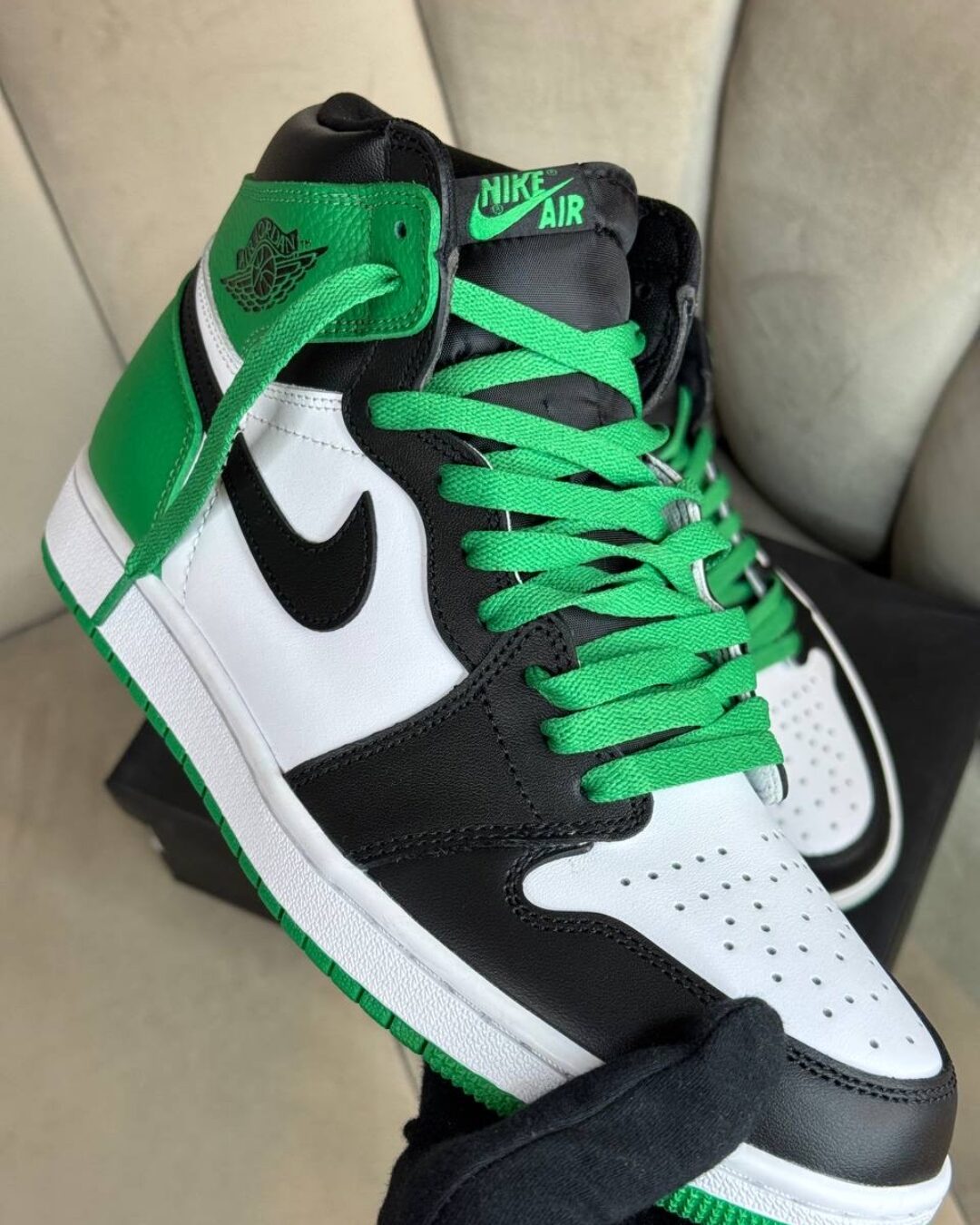 Кроссовки Jordan 1 High OG Lucky Green