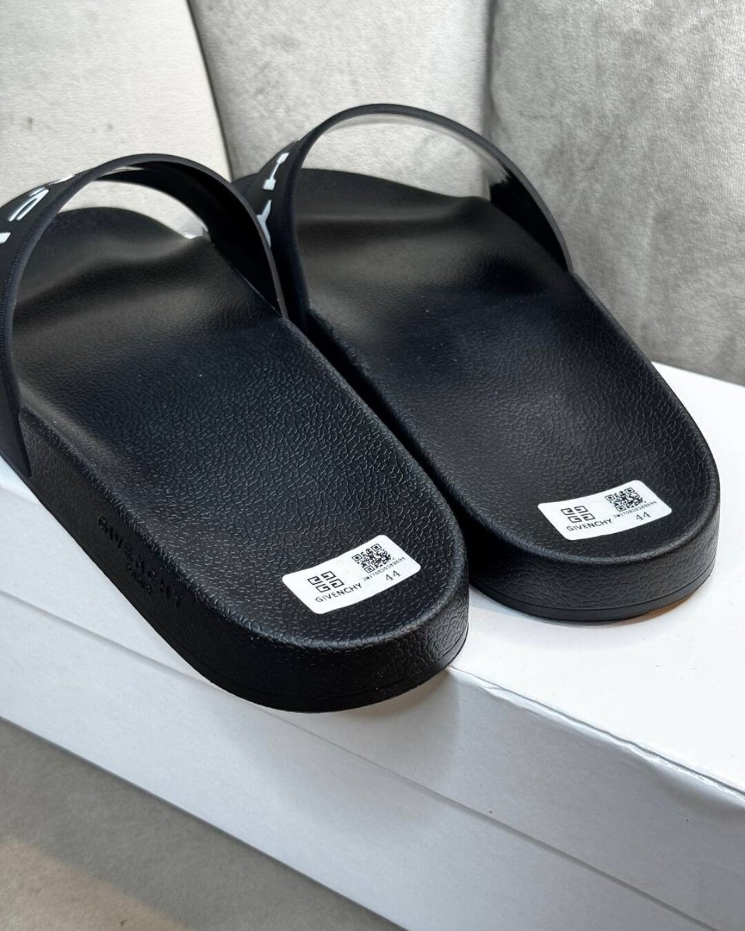 Тапки Givenchy