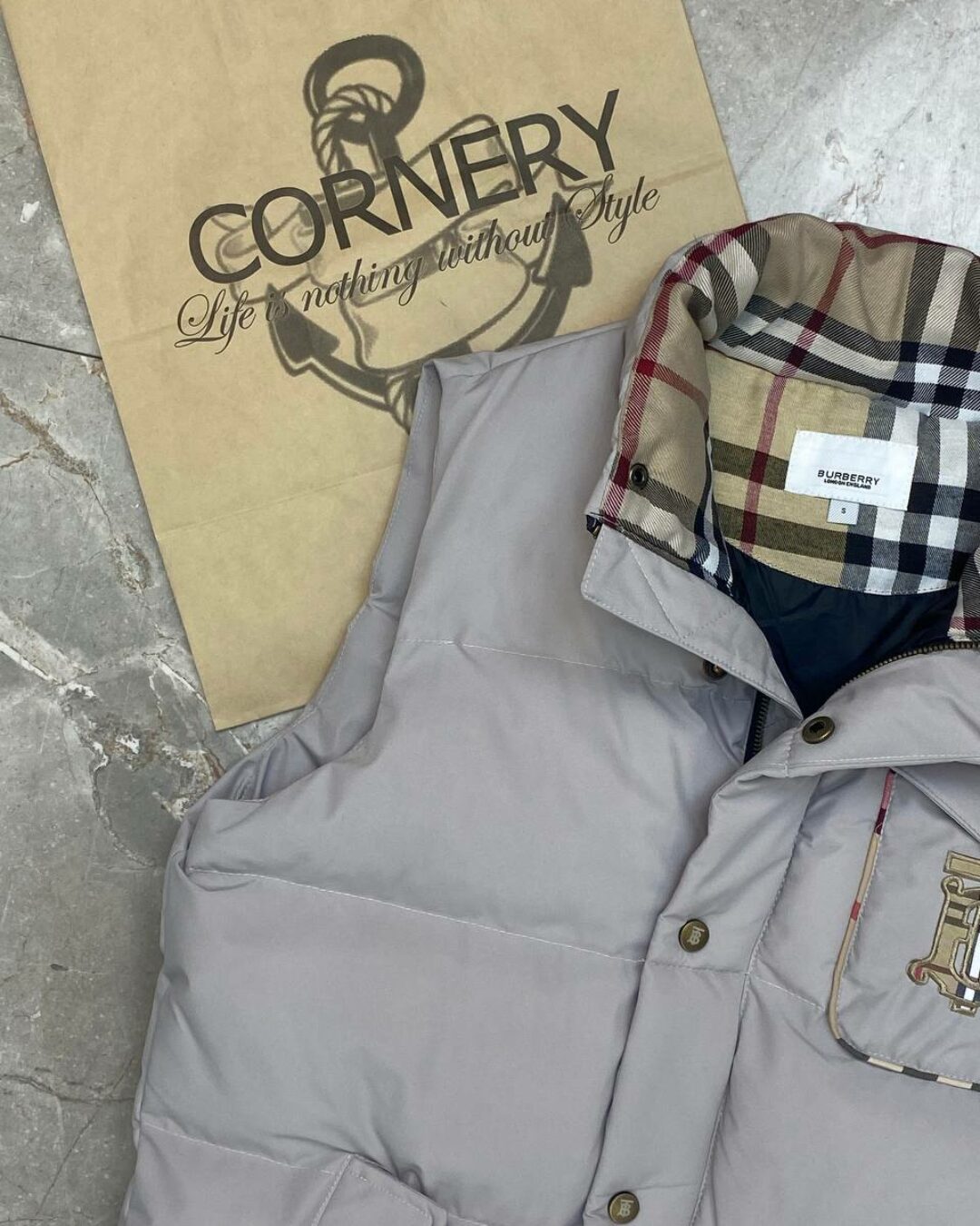 Жилет Burberry