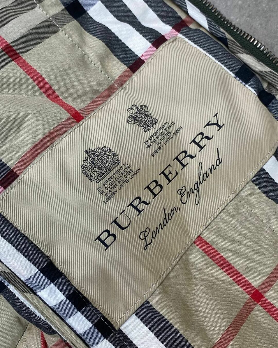 Жилет Burberry