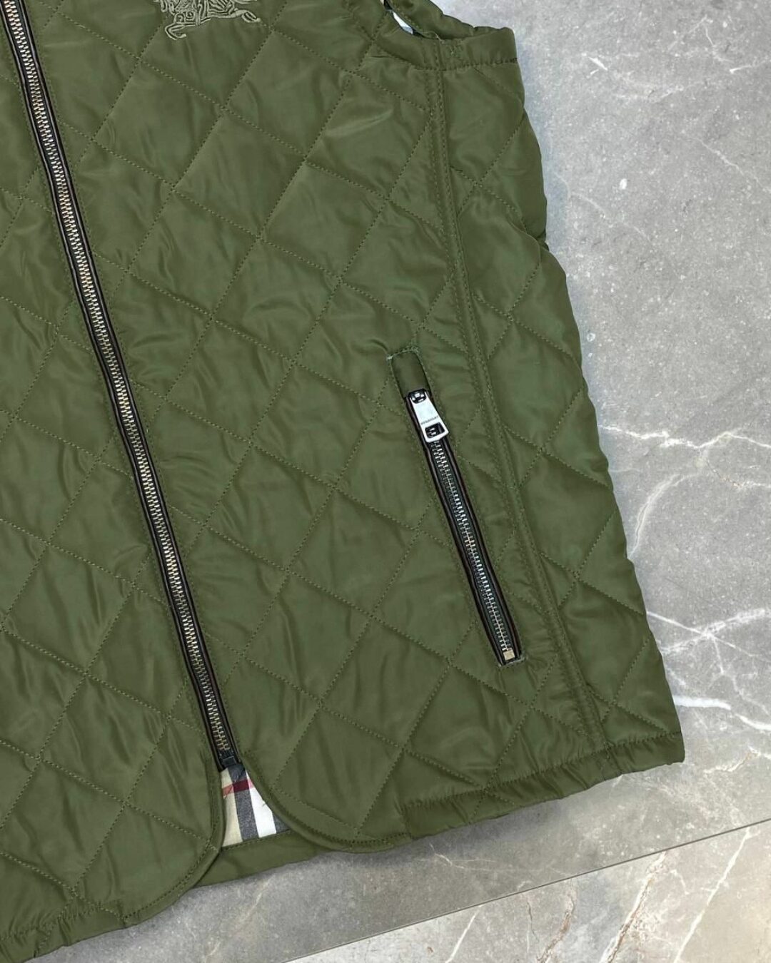 Жилет Burberry