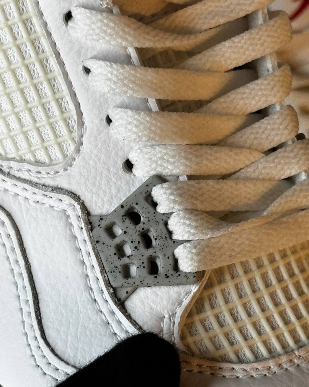 Кроссовки Jordan 4 Retro White Oreo