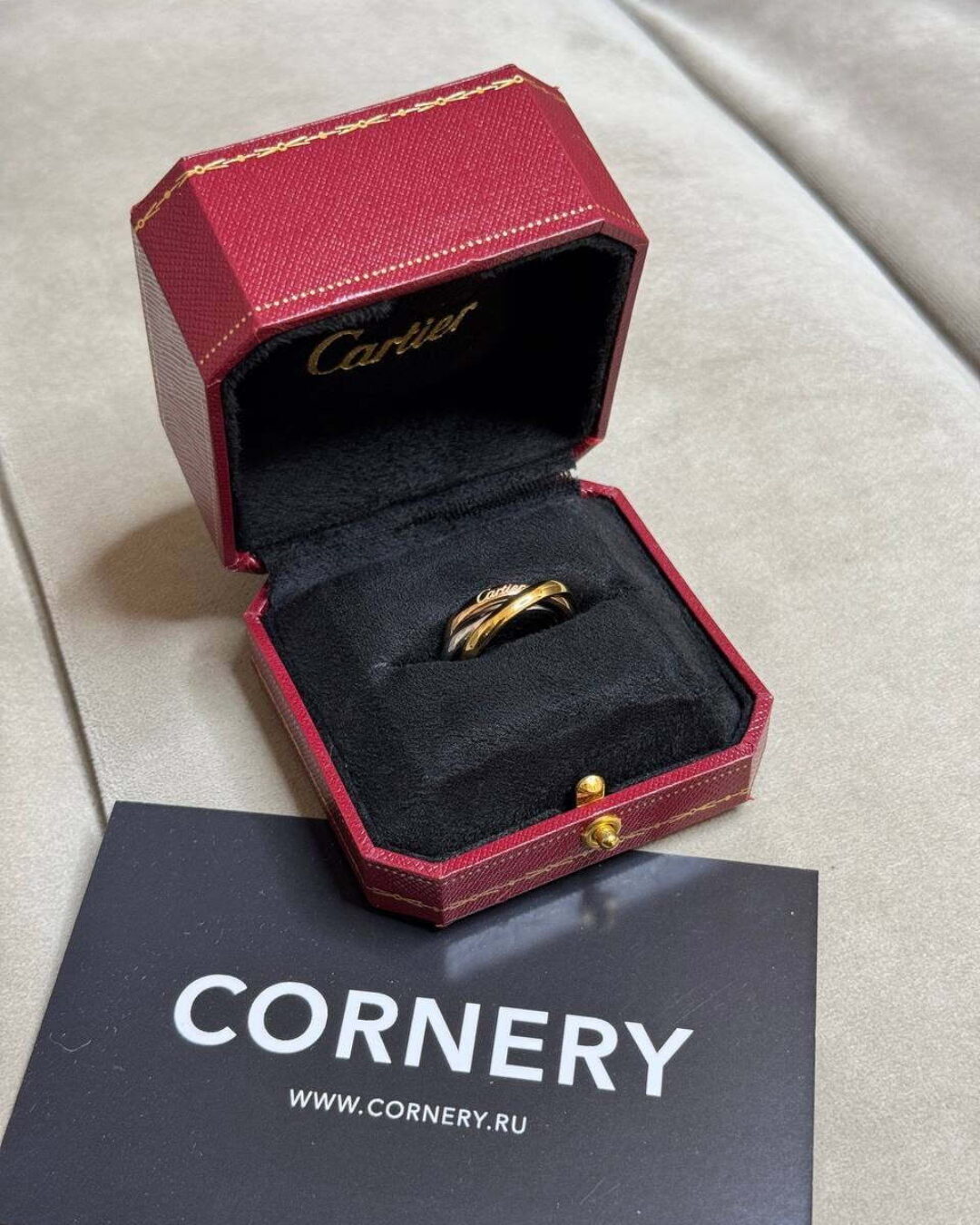 Кольцо Cartier Trinity