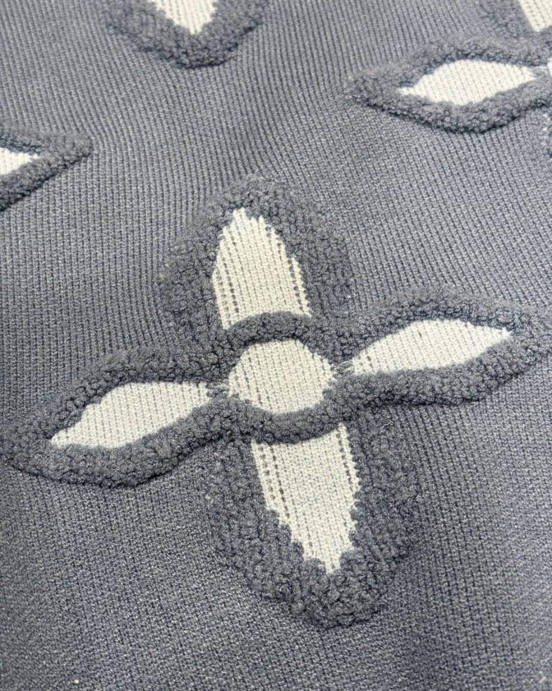 Свитер Louis Vuitton