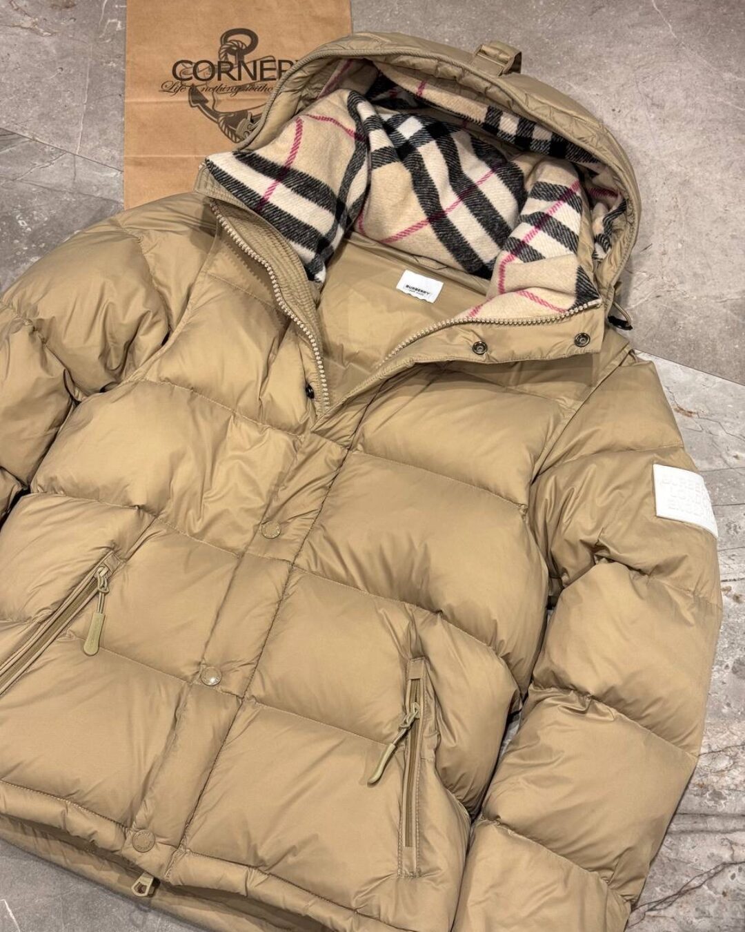 Пуховик Burberry