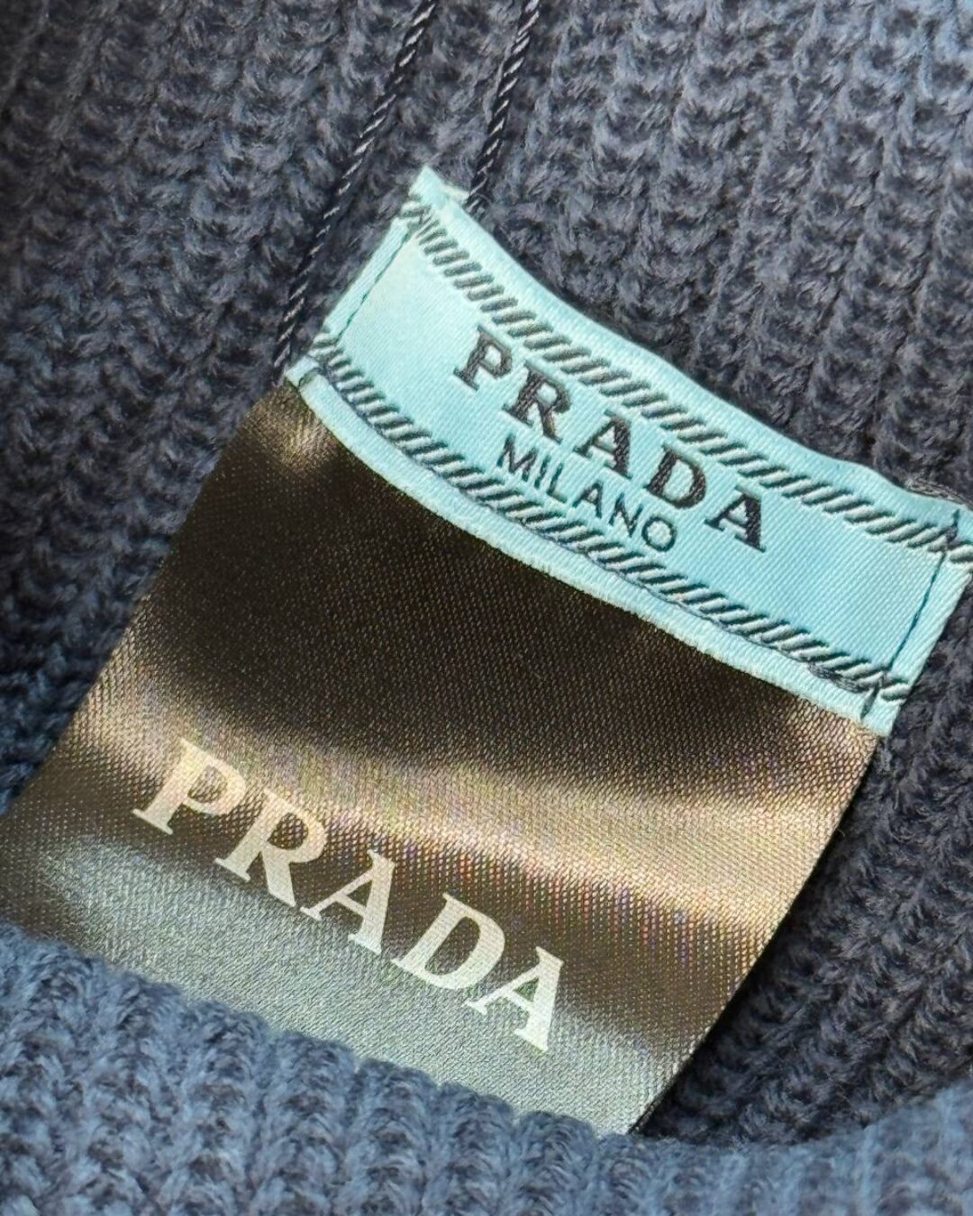 Шапка Prada