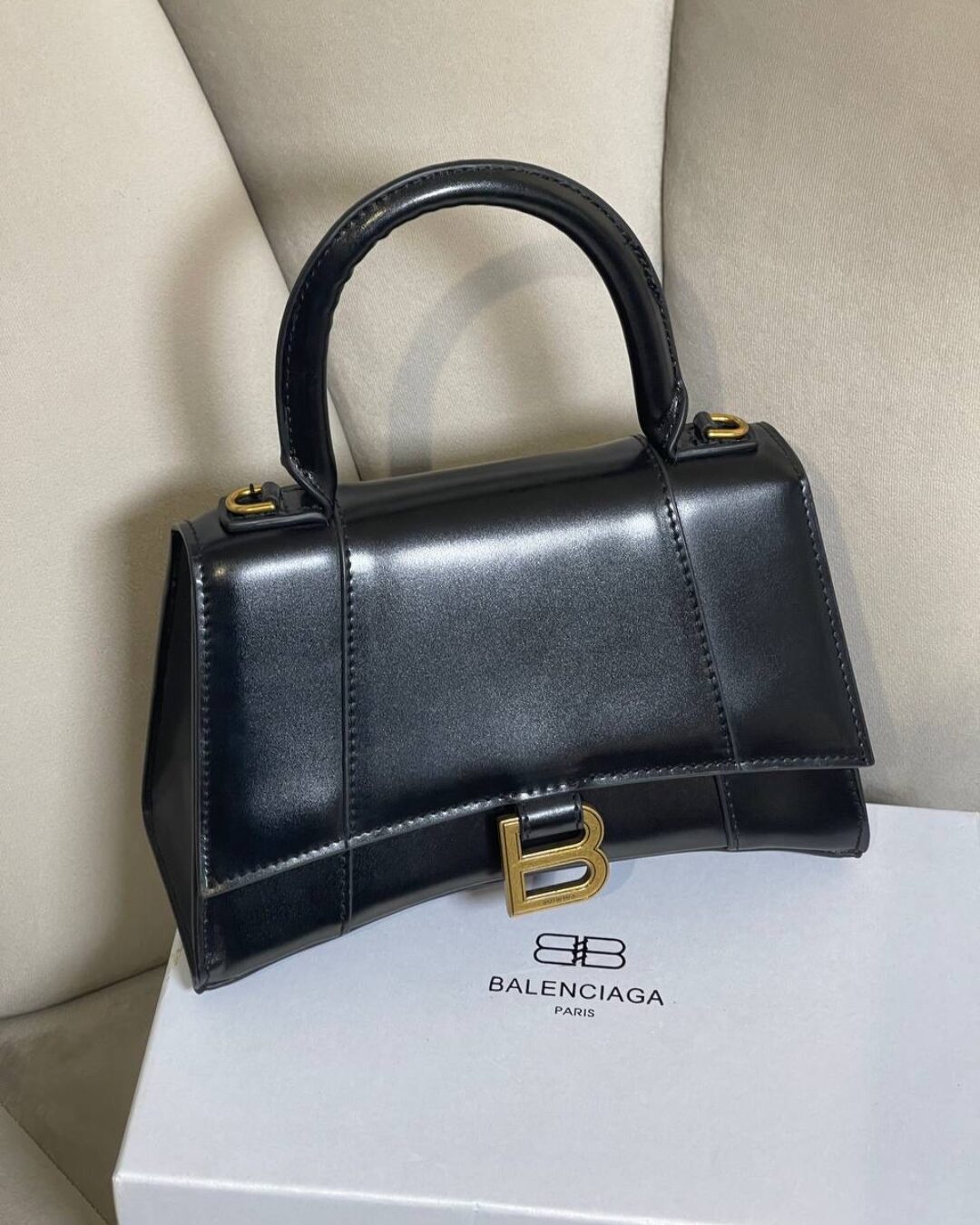 Сумка Balenciaga Hourglass S