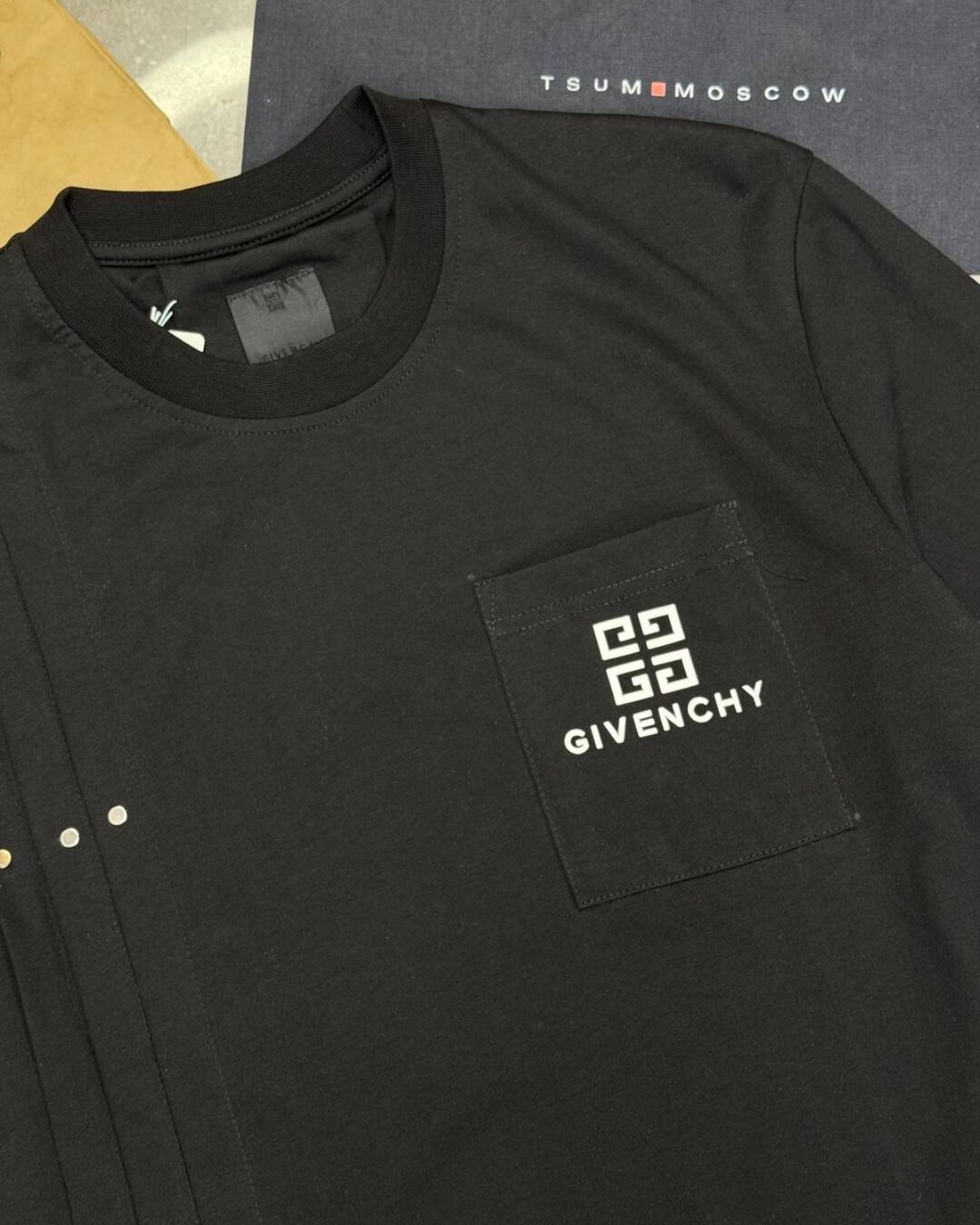 Футболка Givenchy