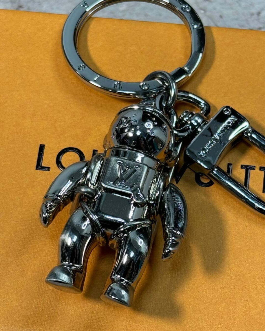 Брелок Louis Vuitton