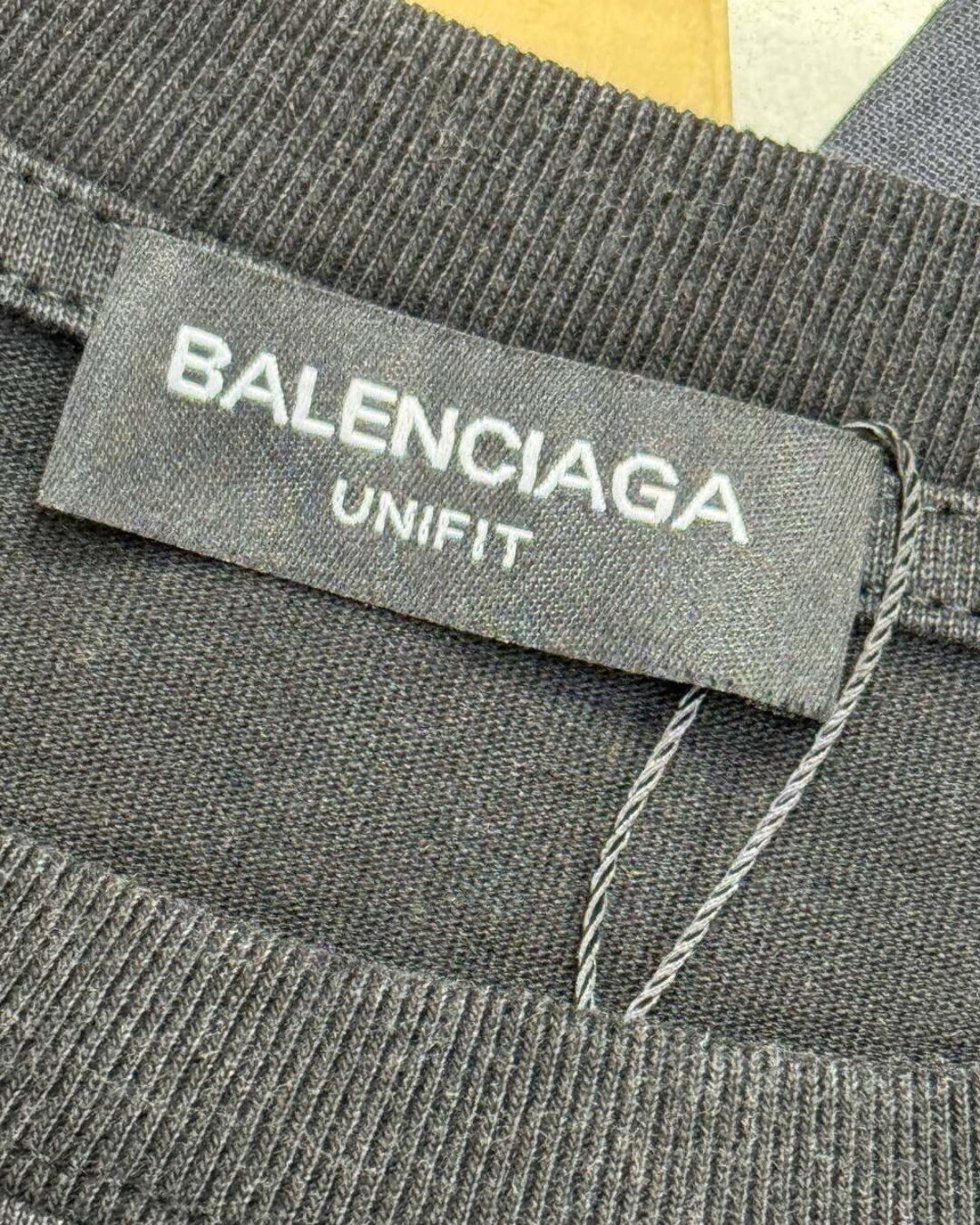Футболка Balenciaga — фото 10