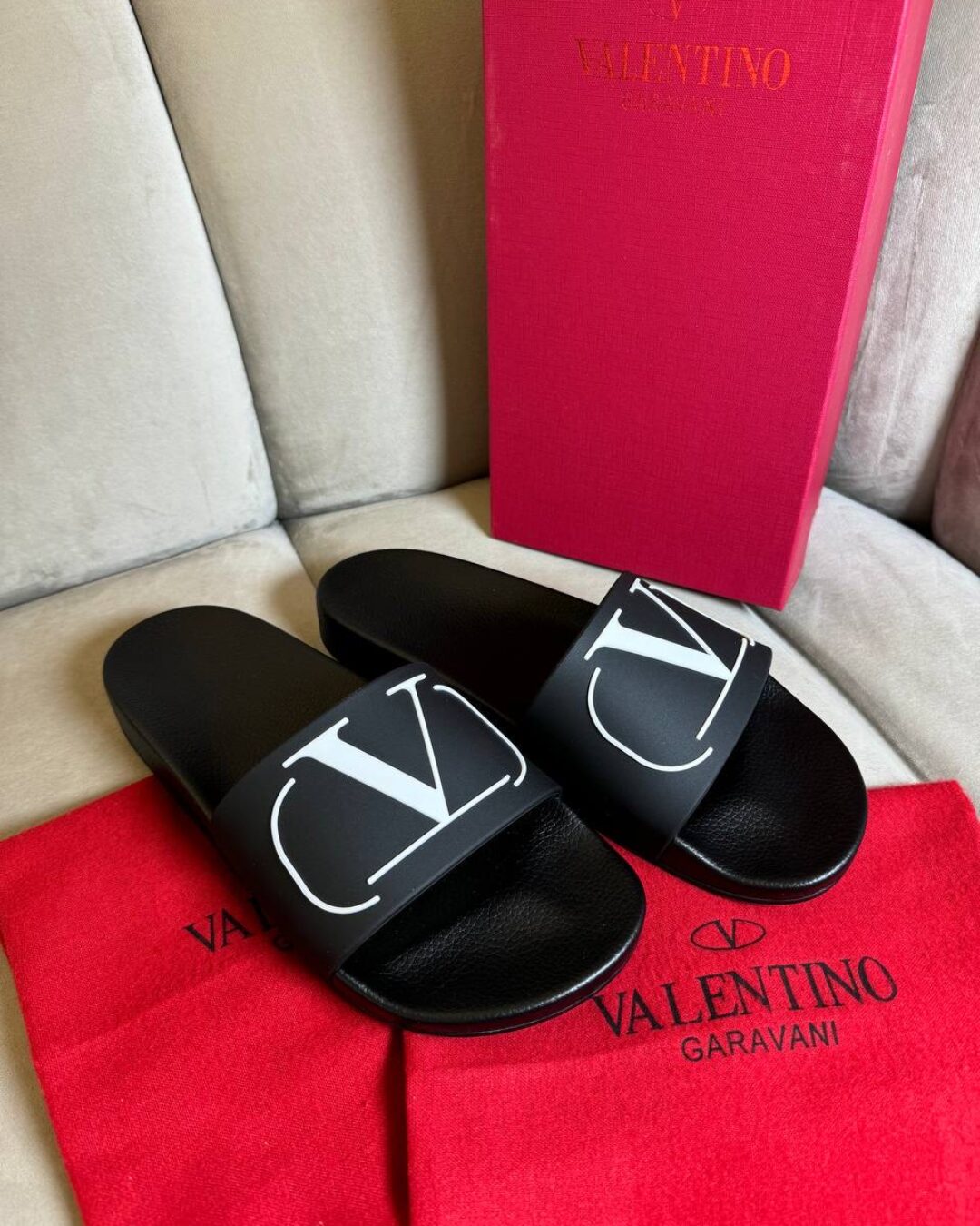 Тапки Valentino