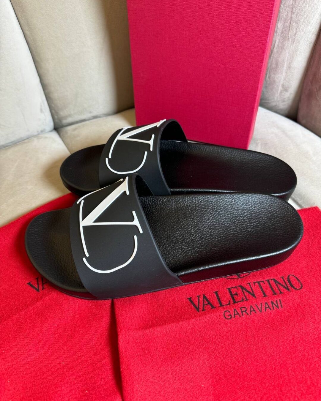 Тапки Valentino