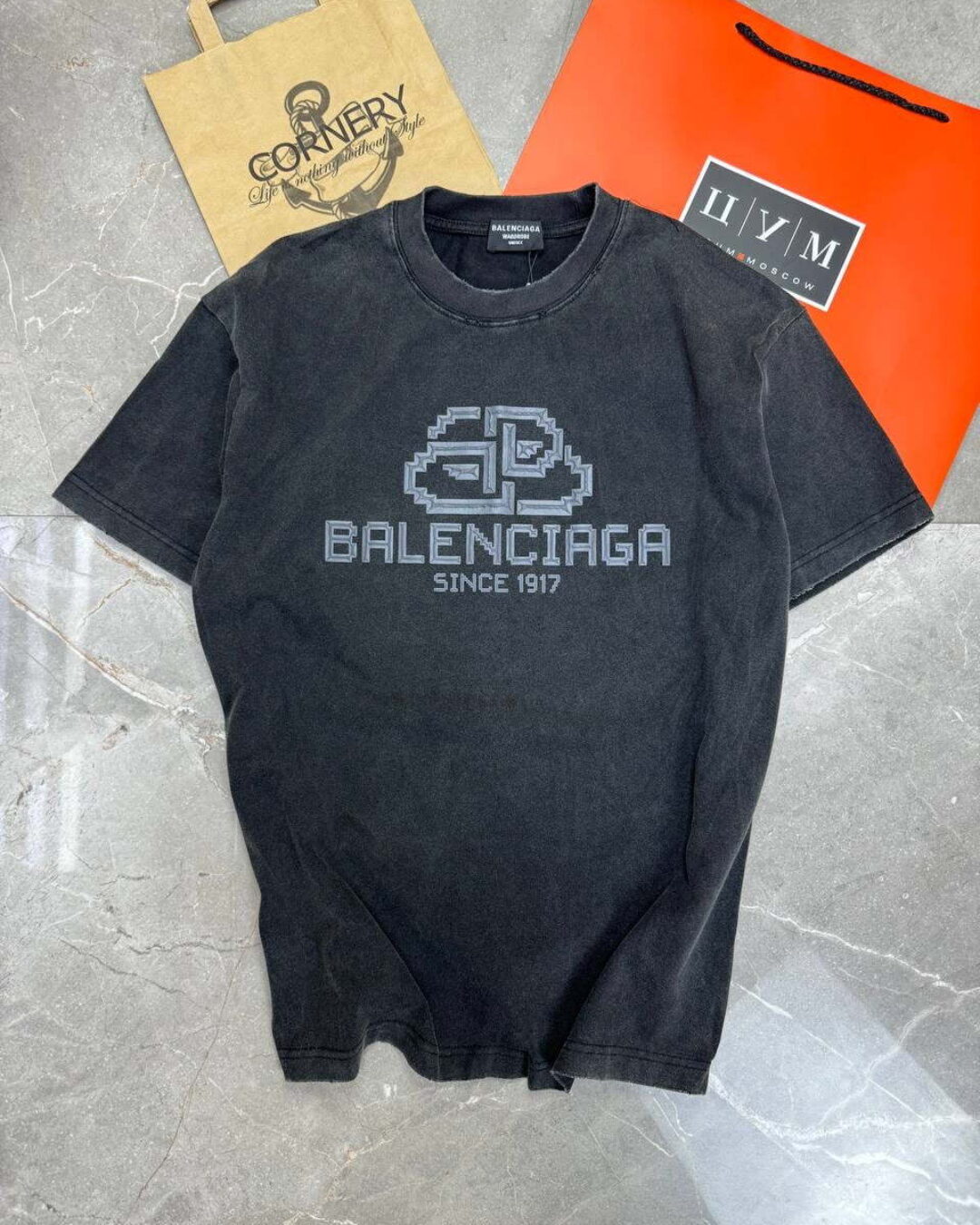 Футболка Balenciaga