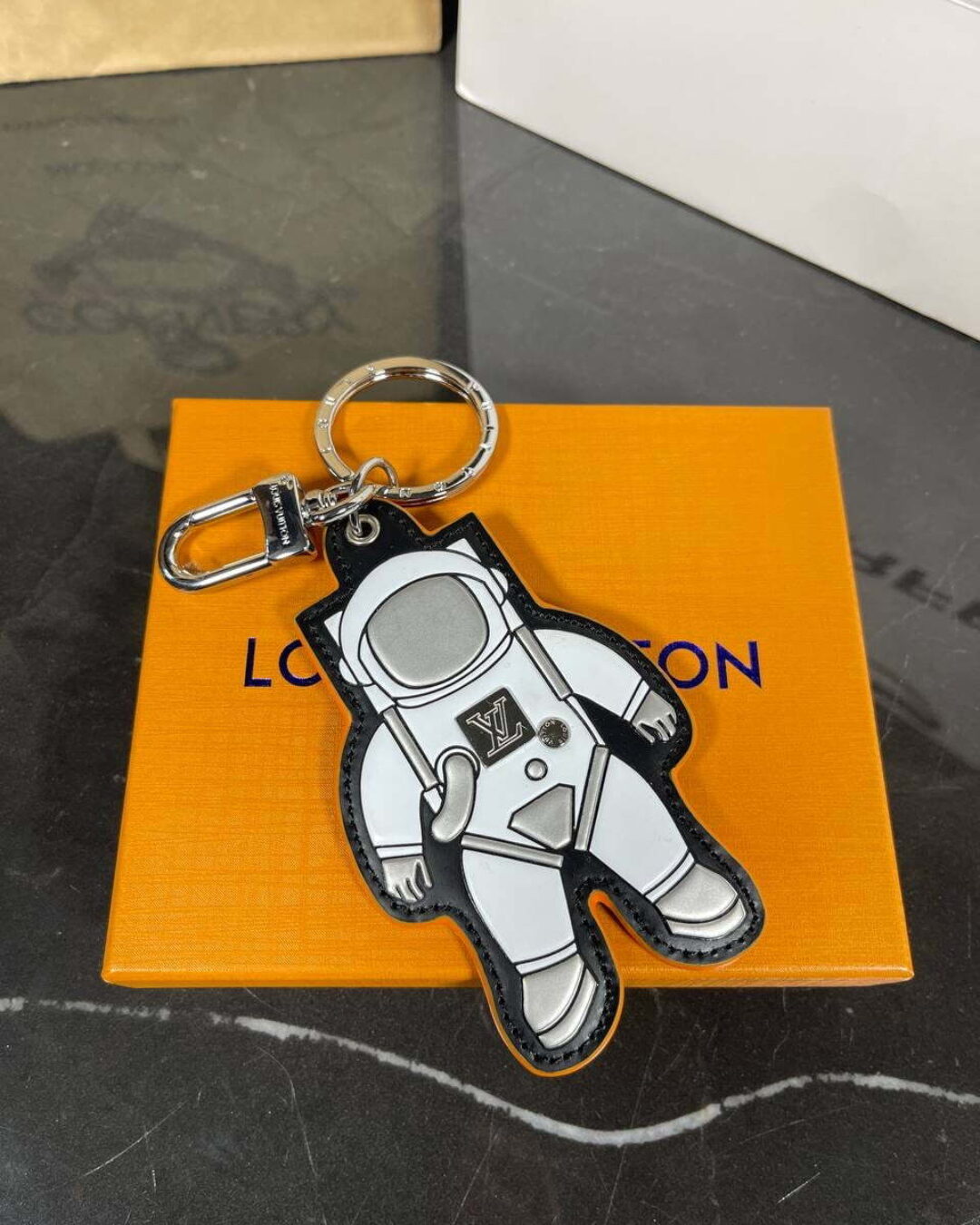 Брелок Louis Vuitton