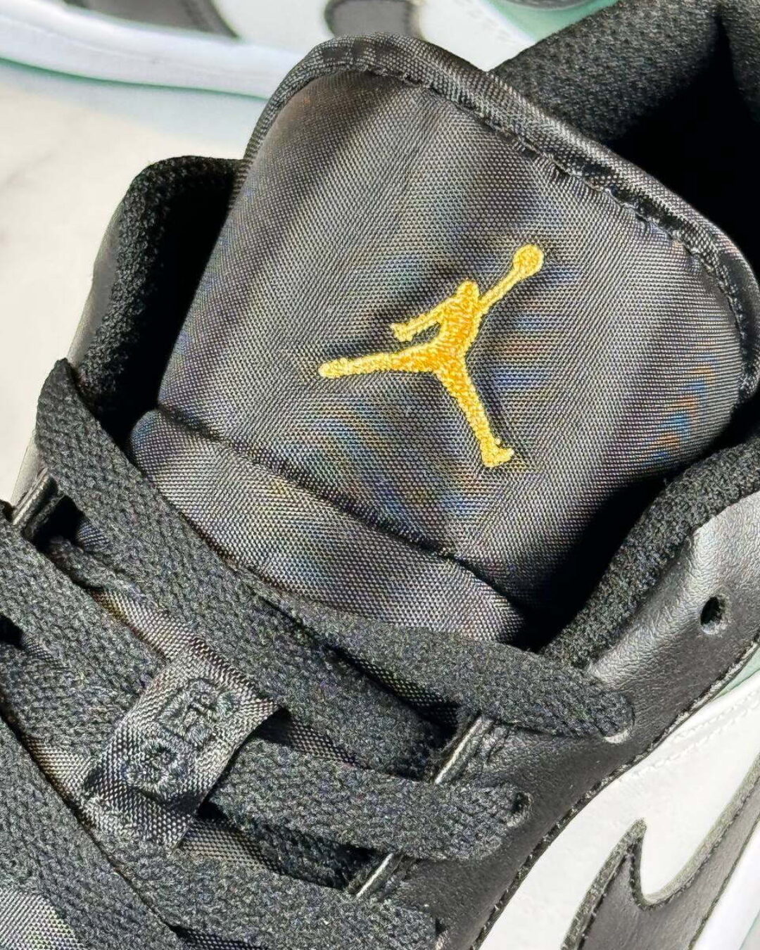 Кеды Air Jordan 1 Low Green Toe