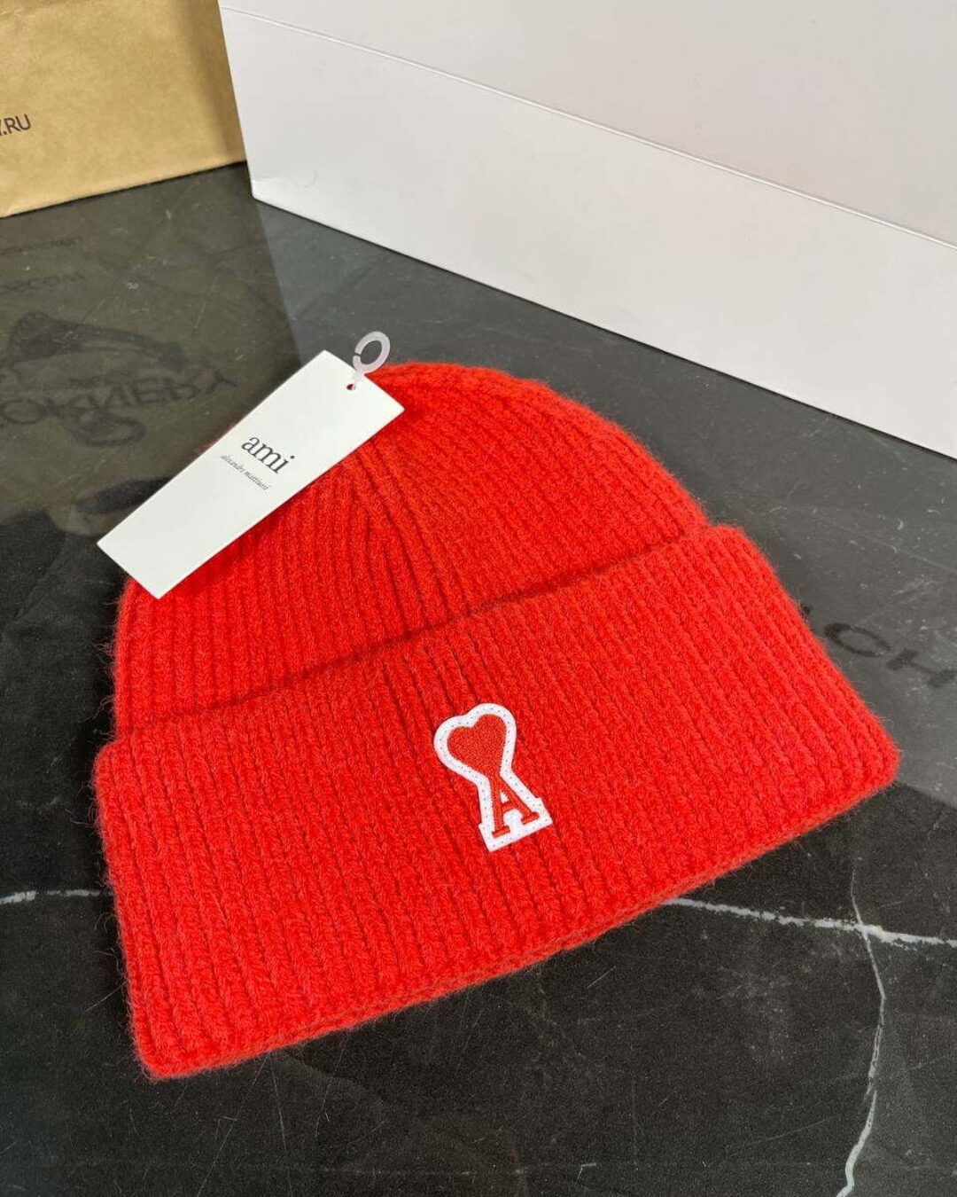 Шапка Ami