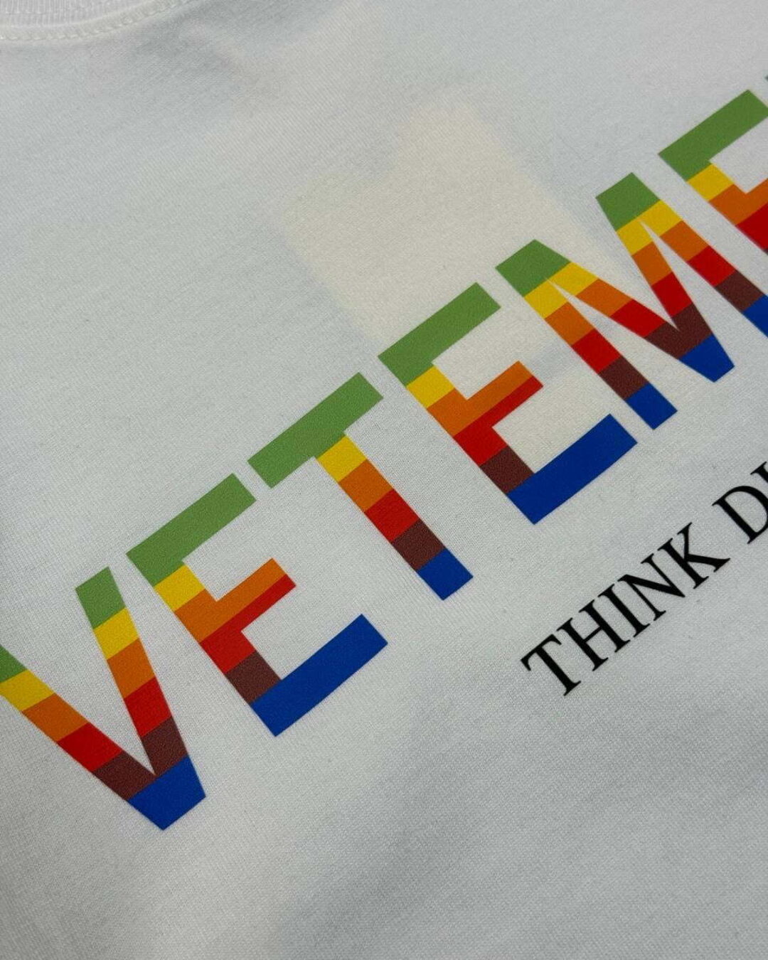 Футболка Vetements Think Dieftrefnly — фото 8