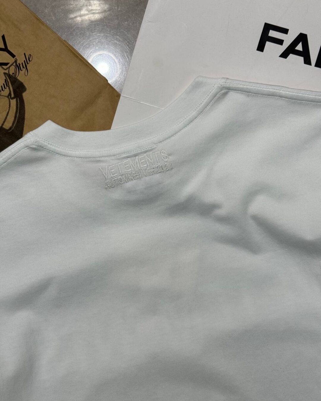 Футболка Vetements Think Dieftrefnly — фото 9