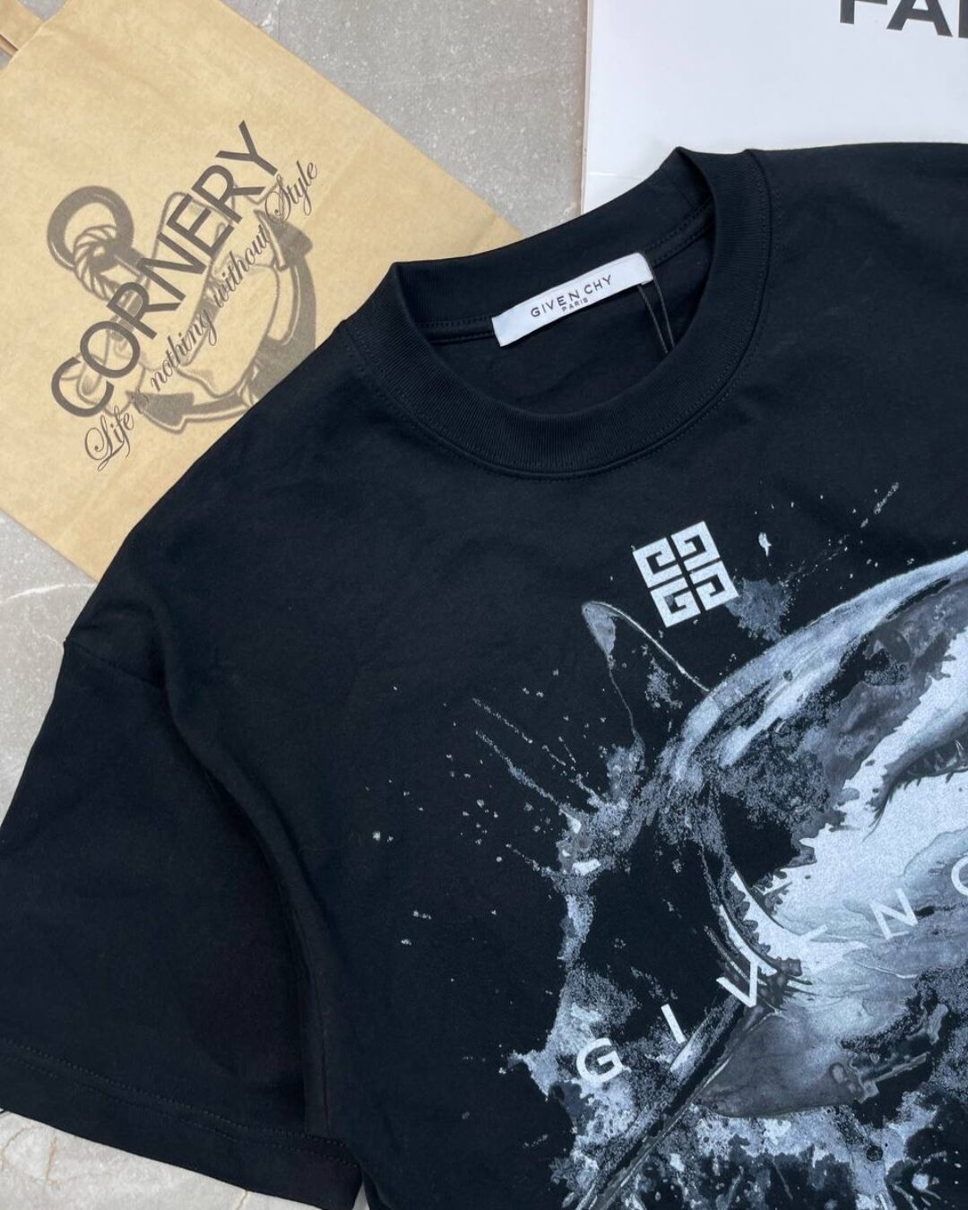 Футболка Givenchy