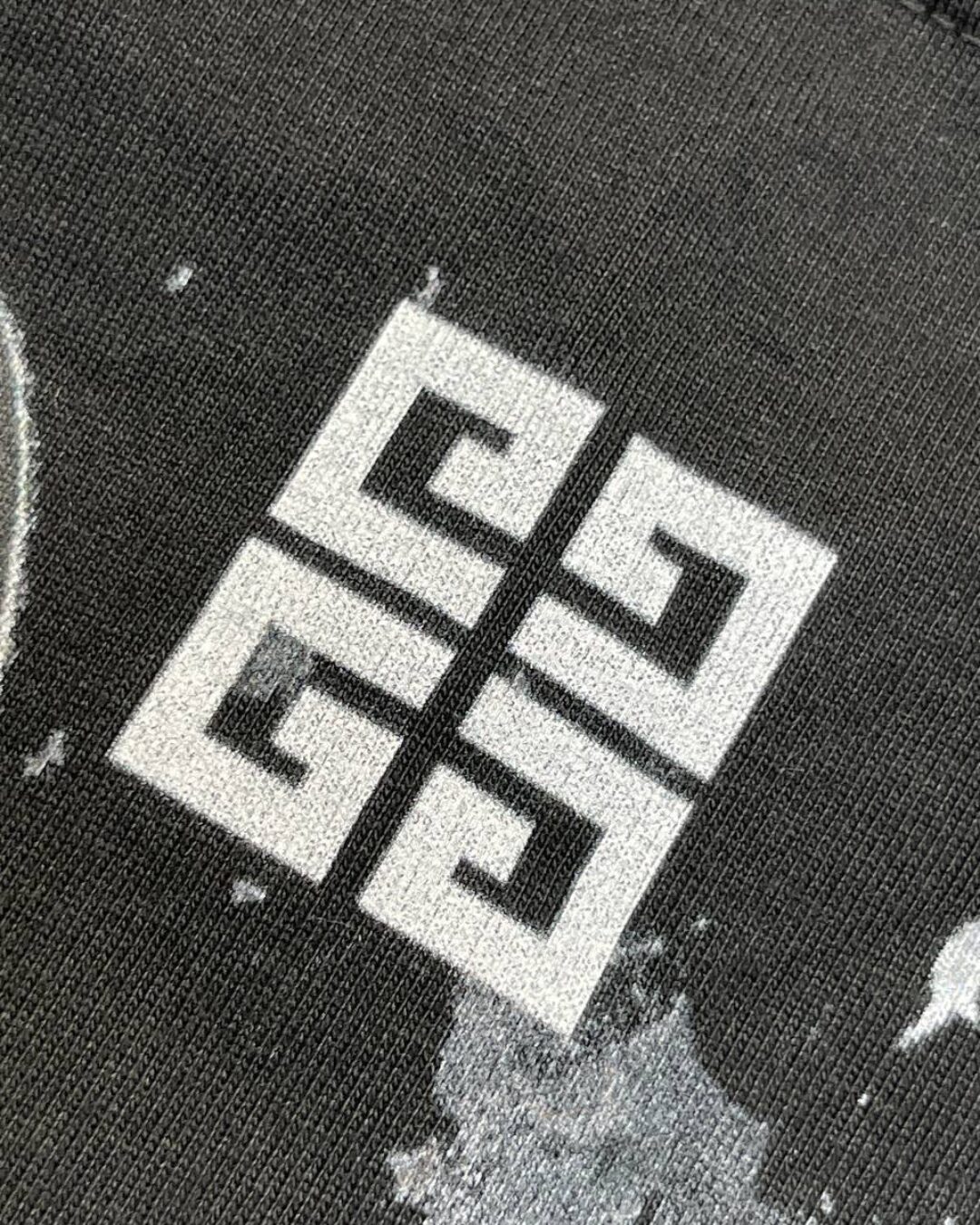 Футболка Givenchy
