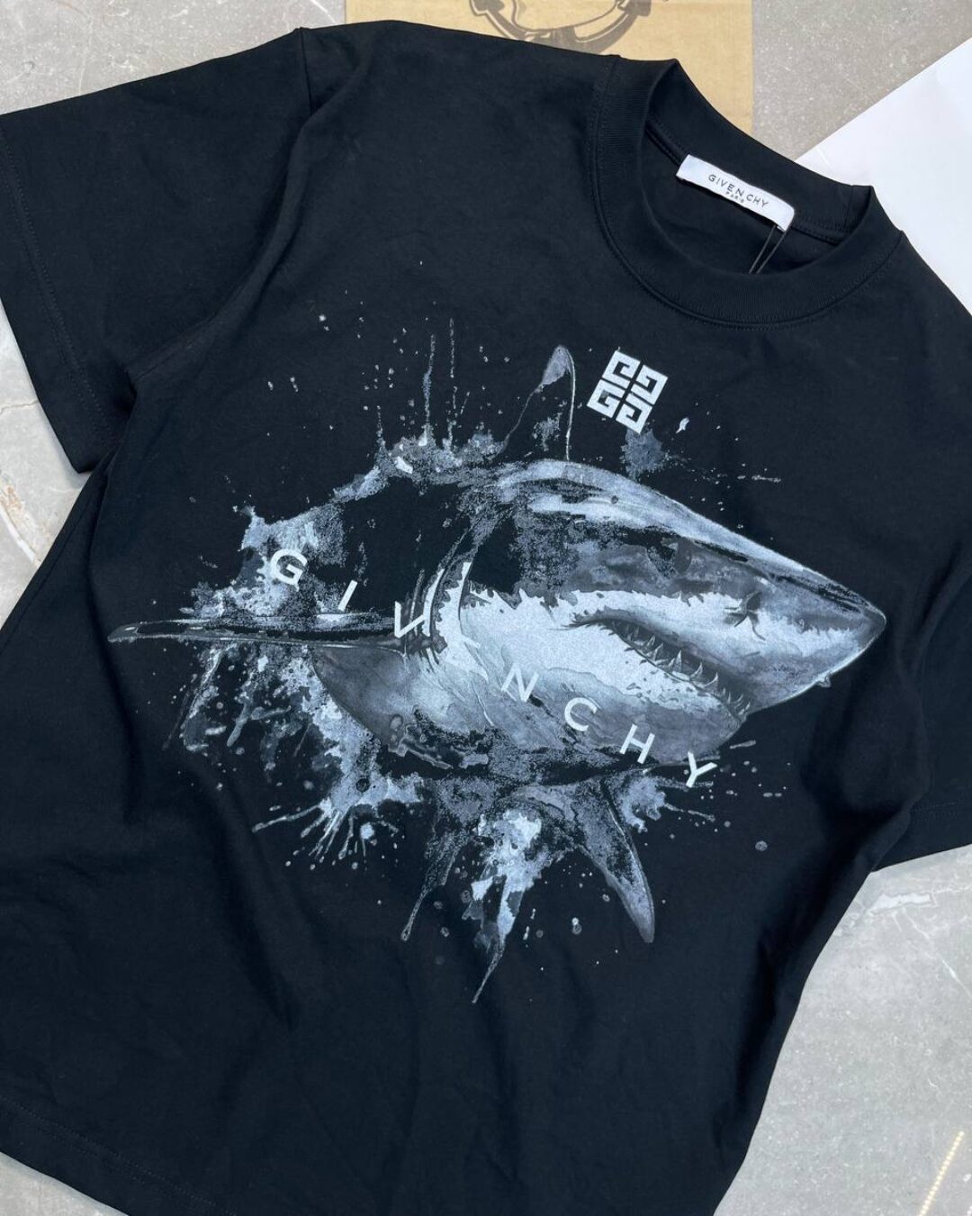 Футболка Givenchy