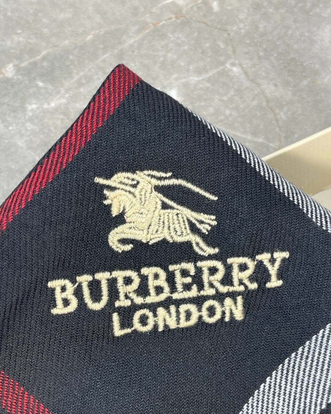 Шарф Burberry