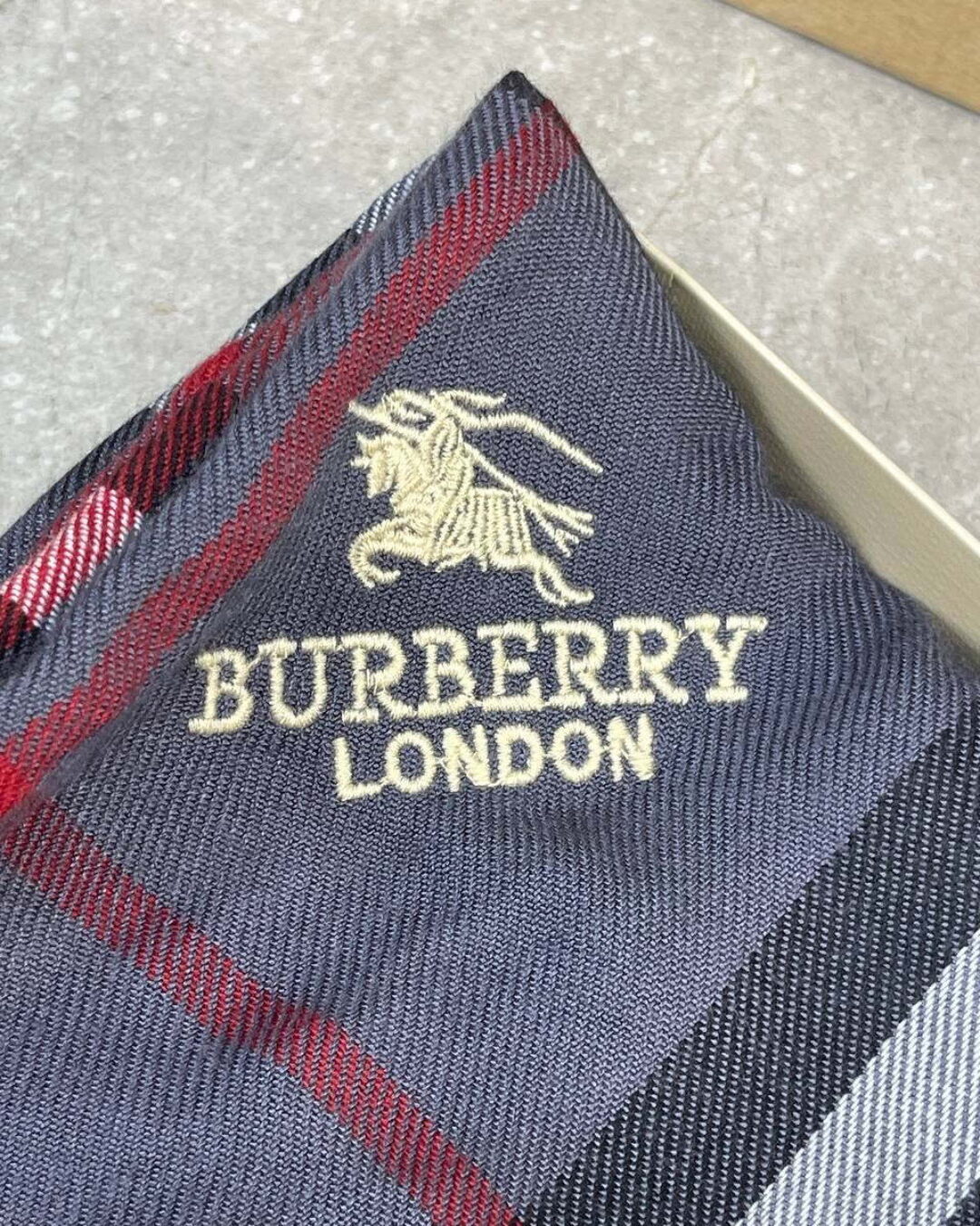Шарф Burberry