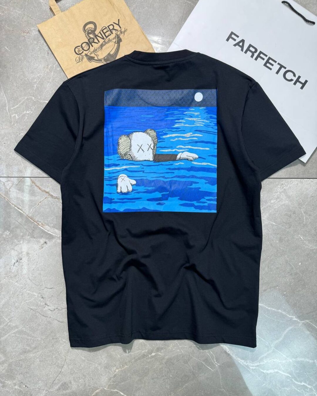 Футболка Off White x Kaws