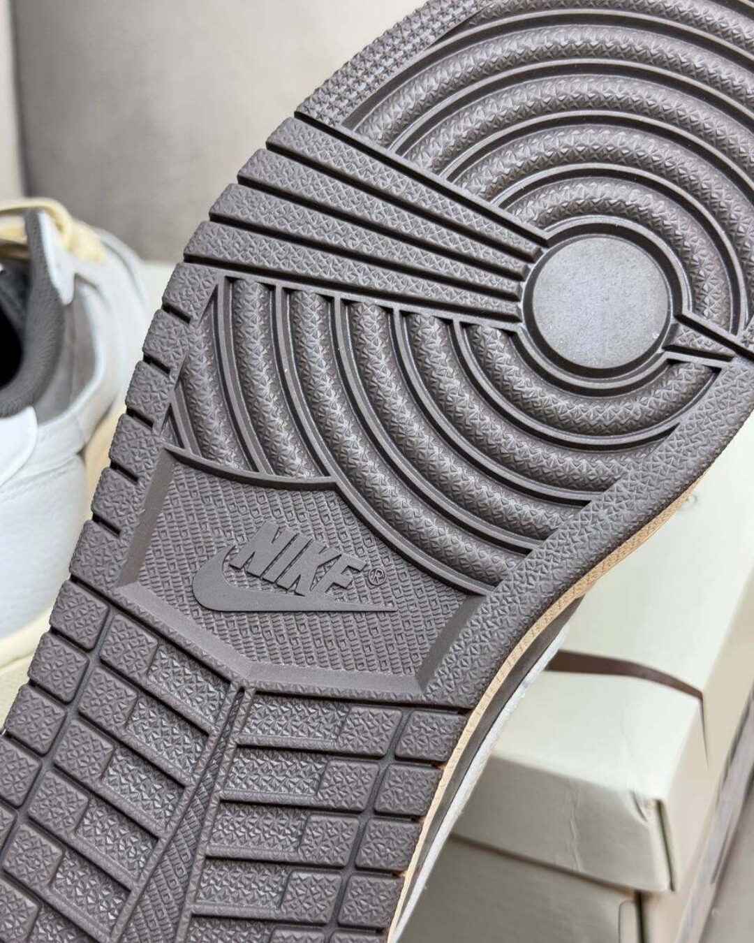 Кеды Travis Scott x Air Jordan 1 Low OG Reverse Mocha S