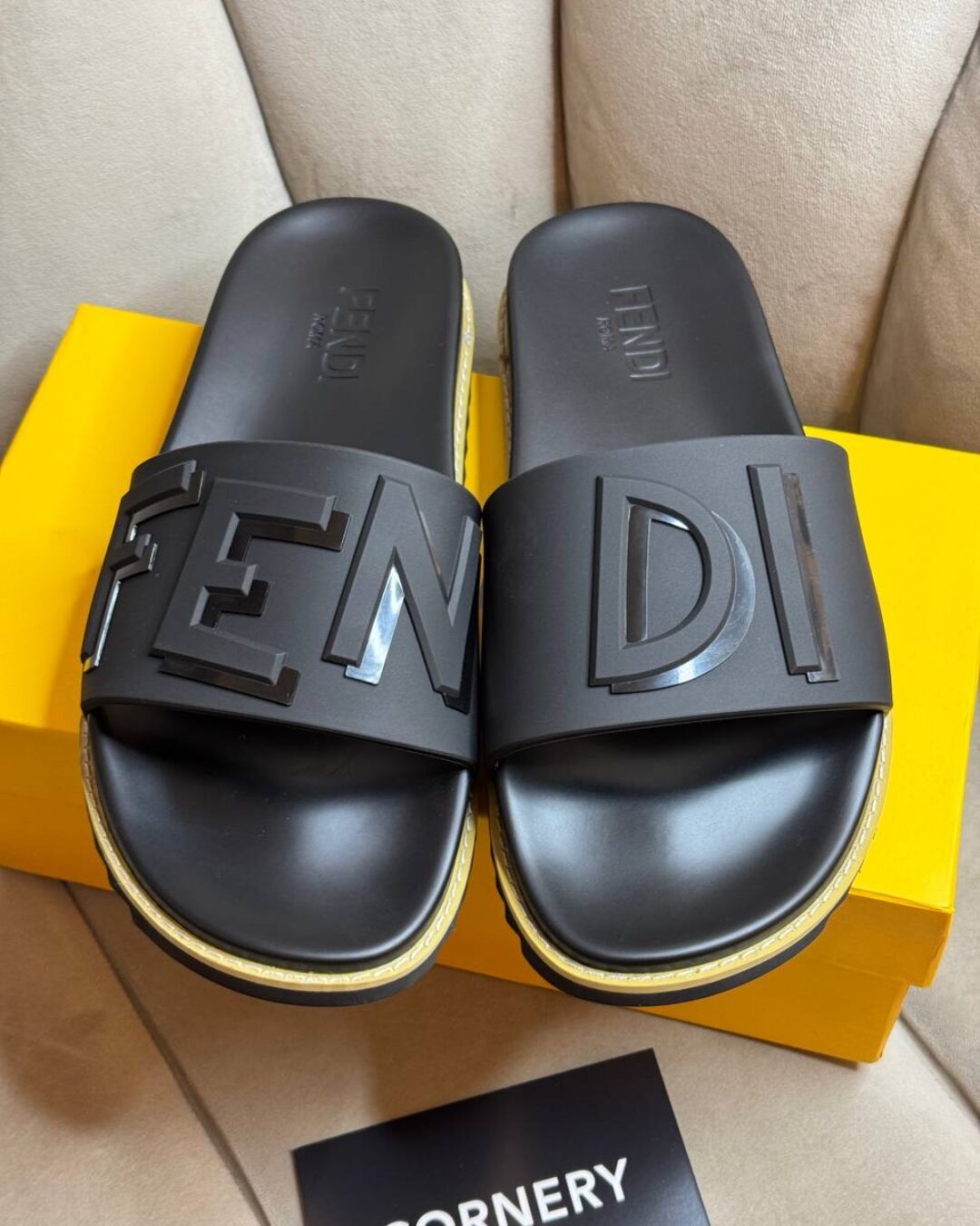 Тапки Fendi