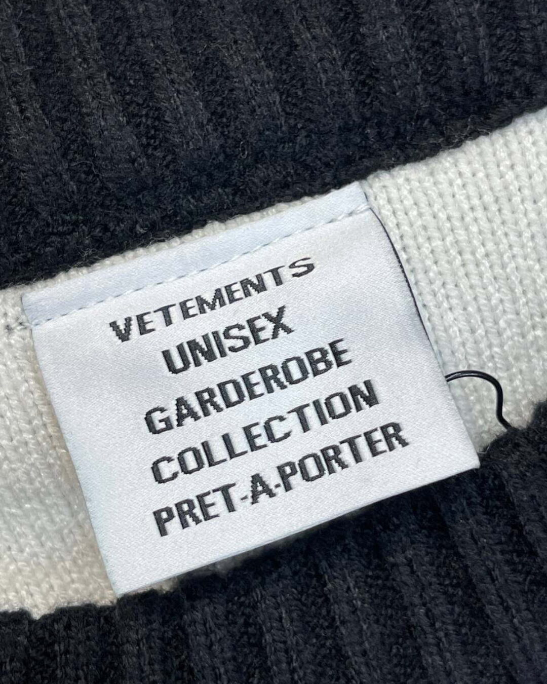 Свитер Vetements — фото 7