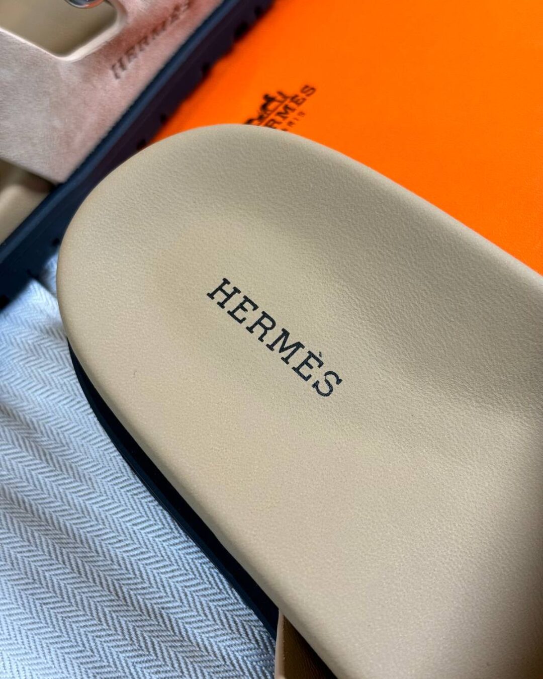 Тапки Hermes