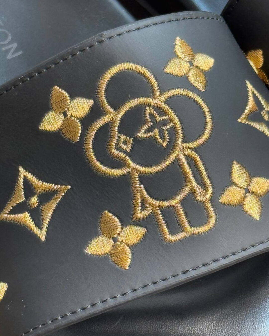 Тапки Louis Vuitton