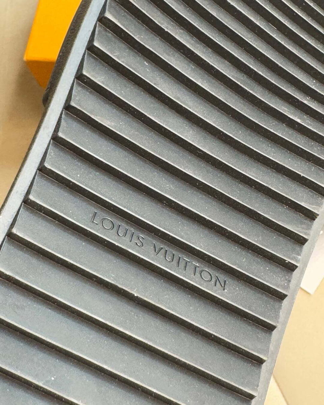 Тапки Louis Vuitton