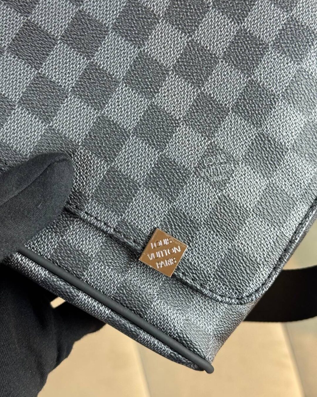 Сумка Louis Vuitton District PM (Премиум)